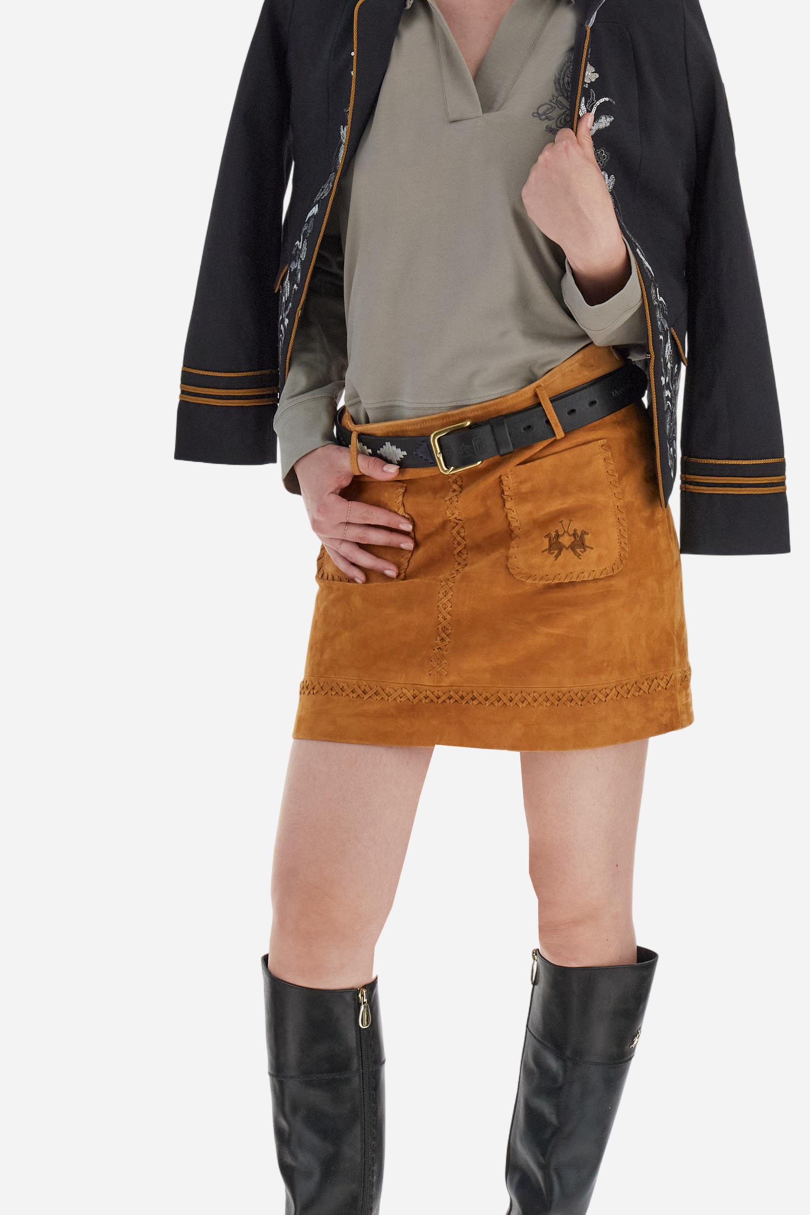 Women’s long-sleeved polo shirt in solid-colored stretch piqué, breathable and cotton-rich. Classic collar with buttonless placket for a clean, essential look. Distinctive Polo Club Limited graphics with embroidered crest on the chest and small embroidered lettering on the collar. The brand logo is placed at the center of the crest. Boxy fit with hip length for a contemporary silhouette. Model wears size 2. - Moon Rock