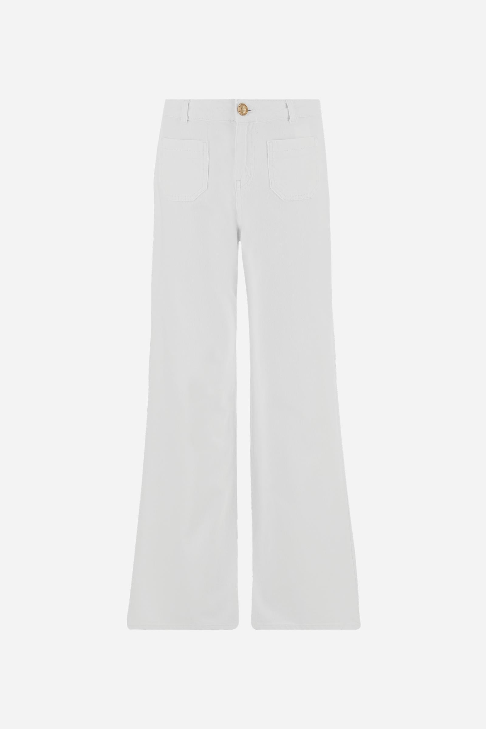 Women's solid-colour trousers in 100% cotton twill. Complete with belt loops and a zip and button fly. Double front and back pockets. The logo features on a metal plate sewn on the back. Regular fit with wide legs. The model is wearing a size 28. - Optic White