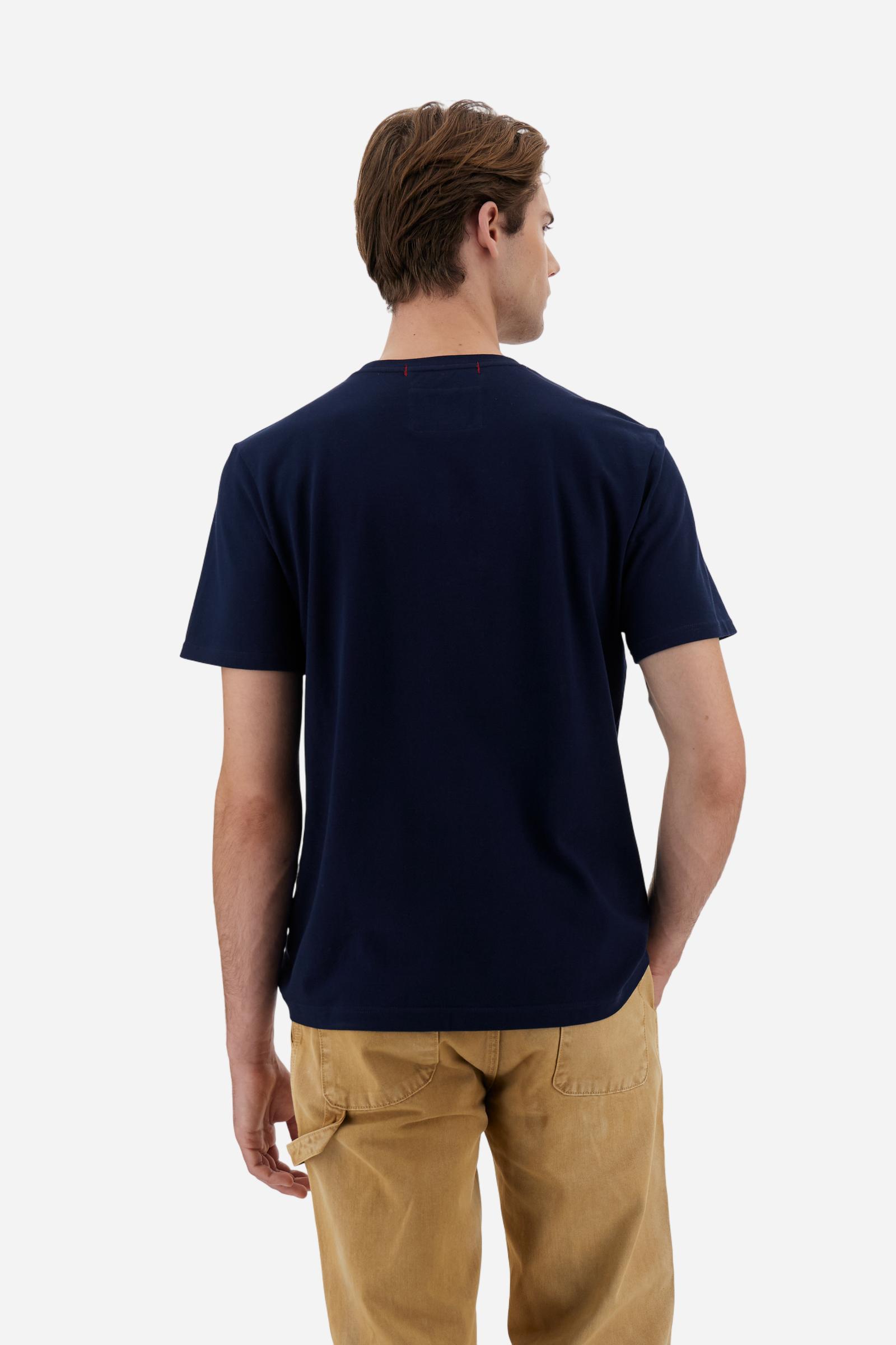 Men’s short-sleeve piqué stretch T-shirt with small chest print inspired by the world of polo. Regular fit and sporty-elegant style. - Navy                                                                                                                                                                                                                                                                                                                                                                                     