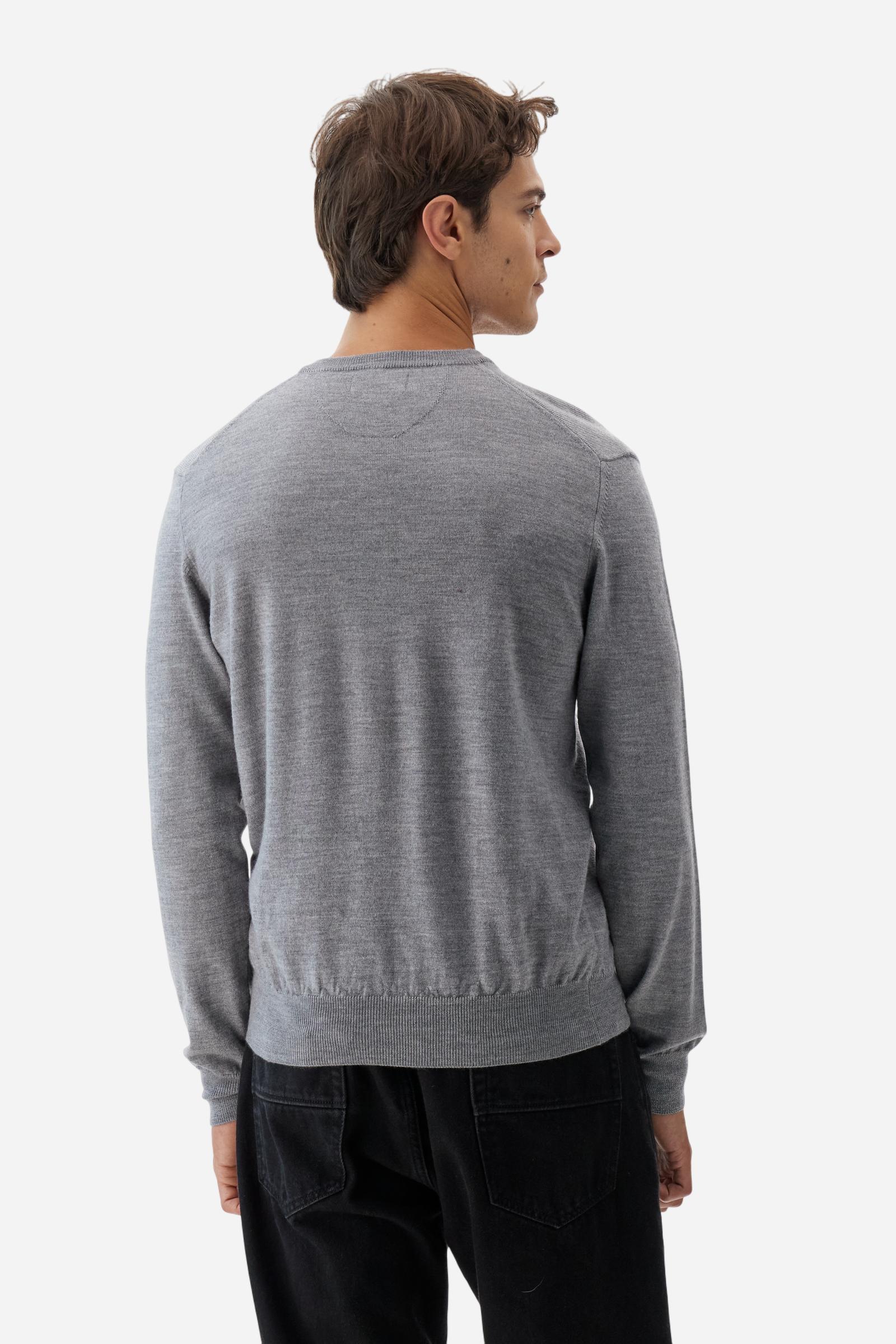 Men’s merino wool V-neck sweater - Barrie