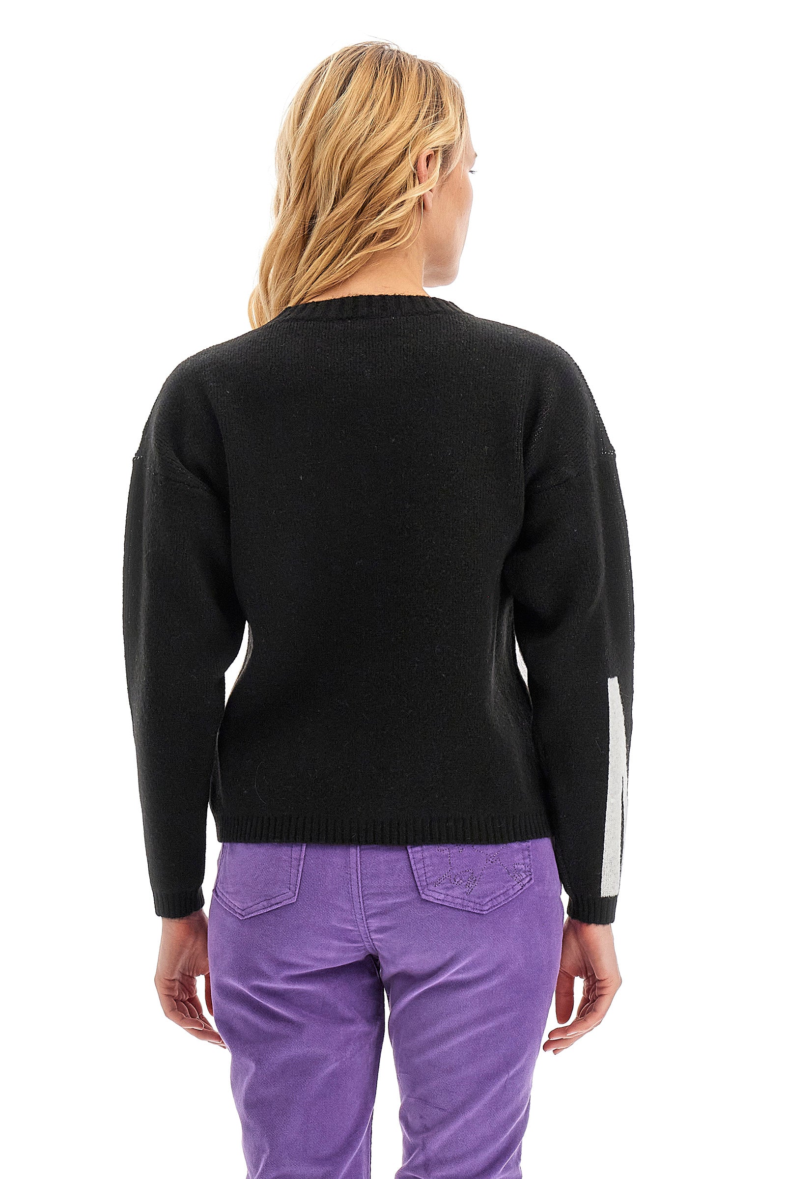 Women's long-sleeved crew-neck top in a wool blend from the Jet Set line featuring a regular fit to ensure a comfortable adherence to the body. The garment features La Martina print with large lettering that gives the design a distinctive touch. The choice of wool blend fabric makes the garment soft to the touch and comfortable to wear. An essential garment for a casual and trendy look, ideal for women who love comfort without sacrificing style. The model is 174 cm tall and wears a size 2. - Black/OffWhite