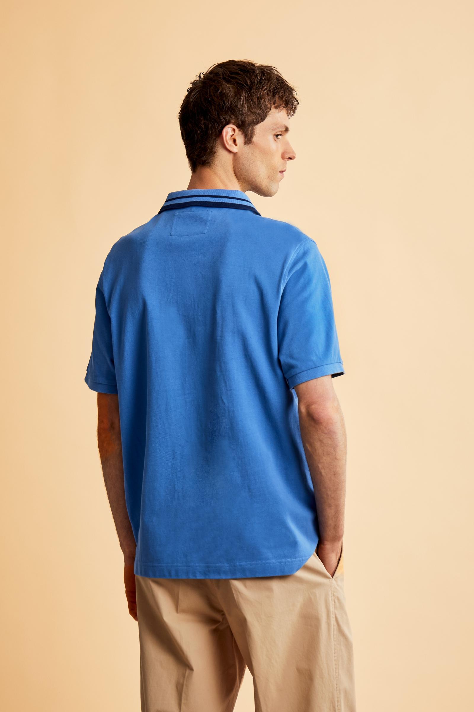 Men’s short-sleeve cotton piqué polo shirt with a new contemporary fit. Embroidered maxi logo and bold colour contrasts define the style. - Riviera