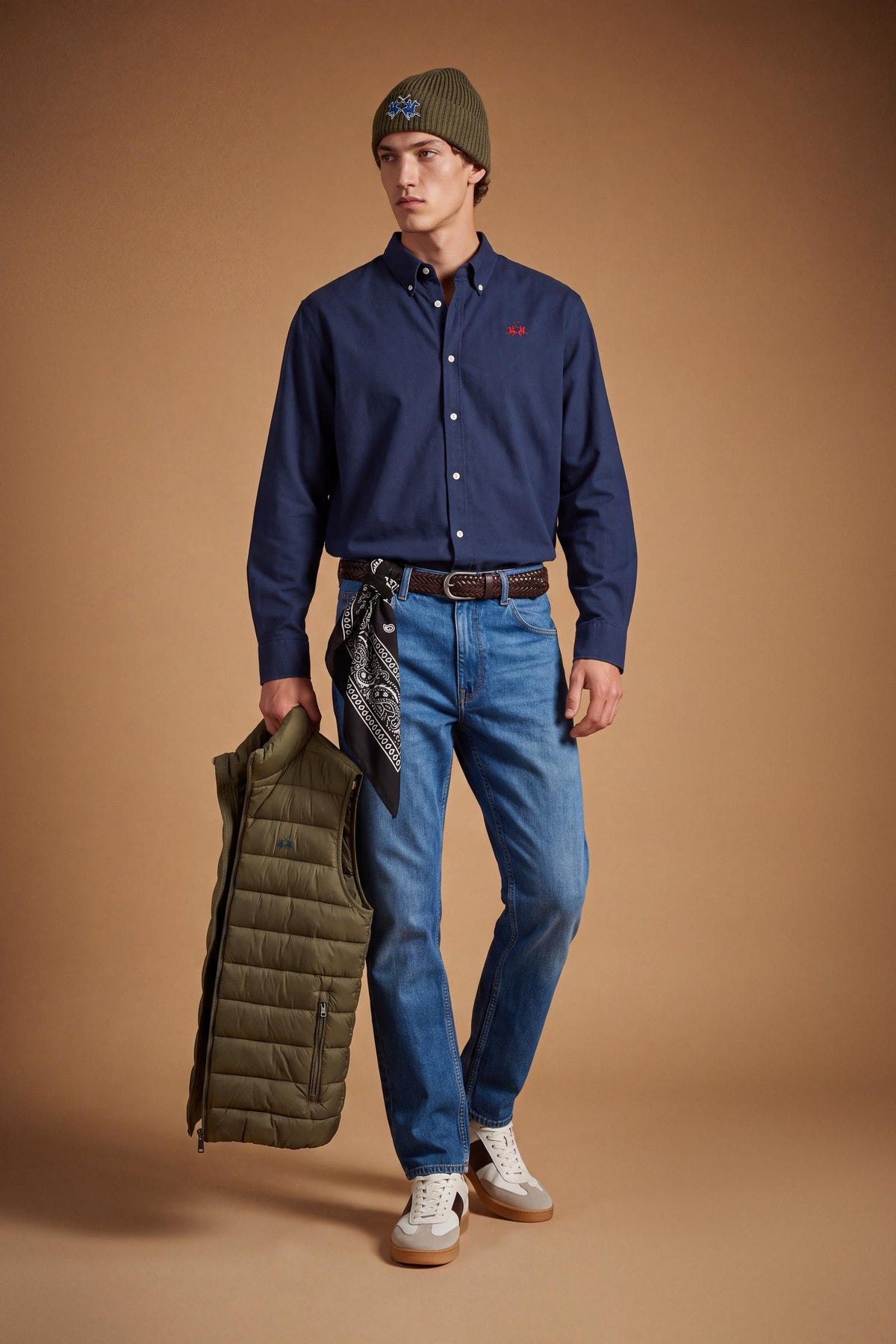 Men’s pure cotton Oxford shirt with button-down collar, front buttons, embroidered logo, and regular fit for comfort and freedom of movement. - Navy