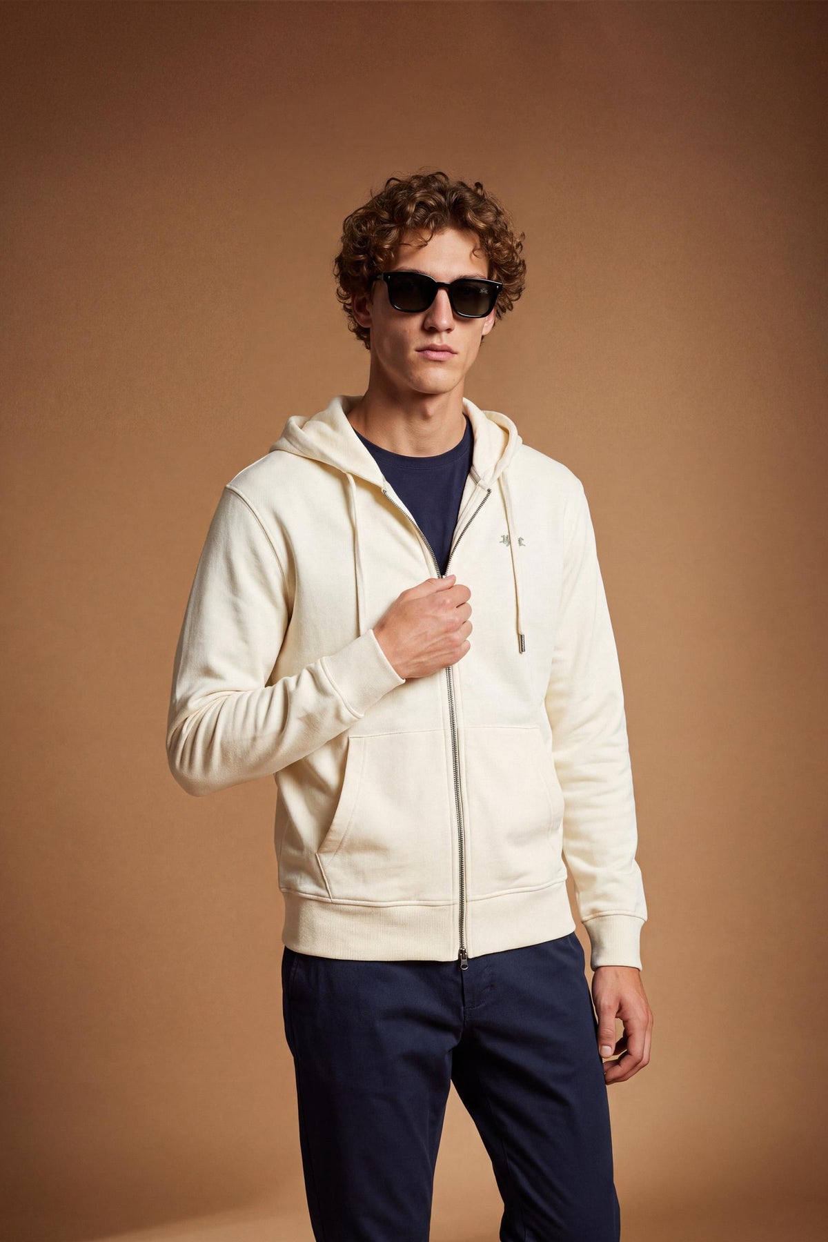 Men's long-sleeve sweatshirt in 100% cotton brushed fleece with adjustable hood, front zipper, kangaroo pockets, ribbed cuffs, and a relaxed fit for comfort. - Pristine