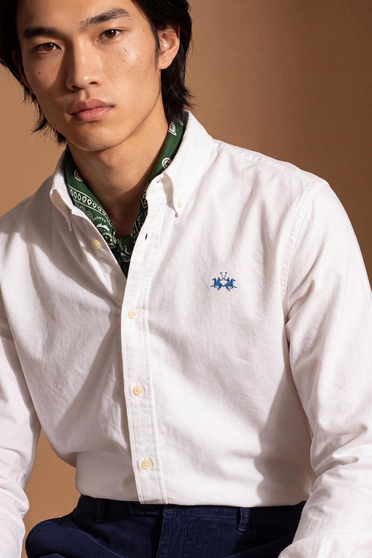 Men’s pure cotton Oxford shirt with button-down collar, front buttons, embroidered logo, and regular fit for comfort and freedom of movement. - Optic White