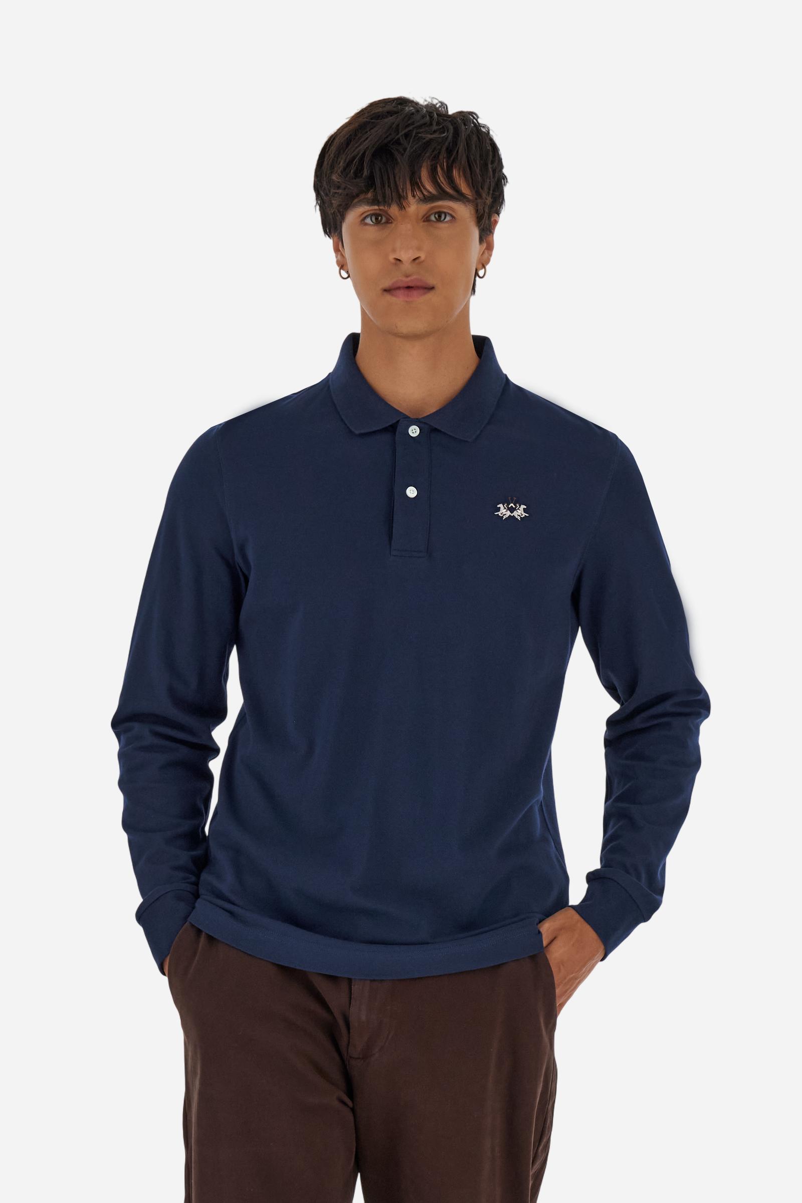 Men’s long-sleeve polo in high-quality stretch cotton piqué for comfort and flexibility. Tone-on-tone ribbed collar with contrast gabardine undercollar embroidered with the brand’s iconic lettering, revealed when the collar is lifted. Contrast embroidered logo on the chest. Slim fit, offering a modern silhouette that enhances the body while ensuring freedom of movement. Model wears size L. - Navy
