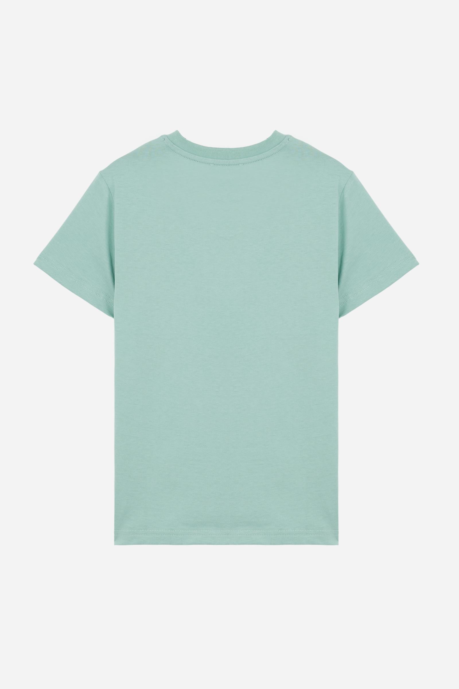 Short-sleeved T-shirt for boys made from 100% cotton jersey in a solid colour. The classic style features a regular fit, tonal ribbed crew neck and contrast inner sweatband. The brand’s Team logo, embroidered on the chest in a contrast colour, adds an iconic and distinctive detail. An essential and versatile garment, ideal for the everyday wardrobe. - Opal
