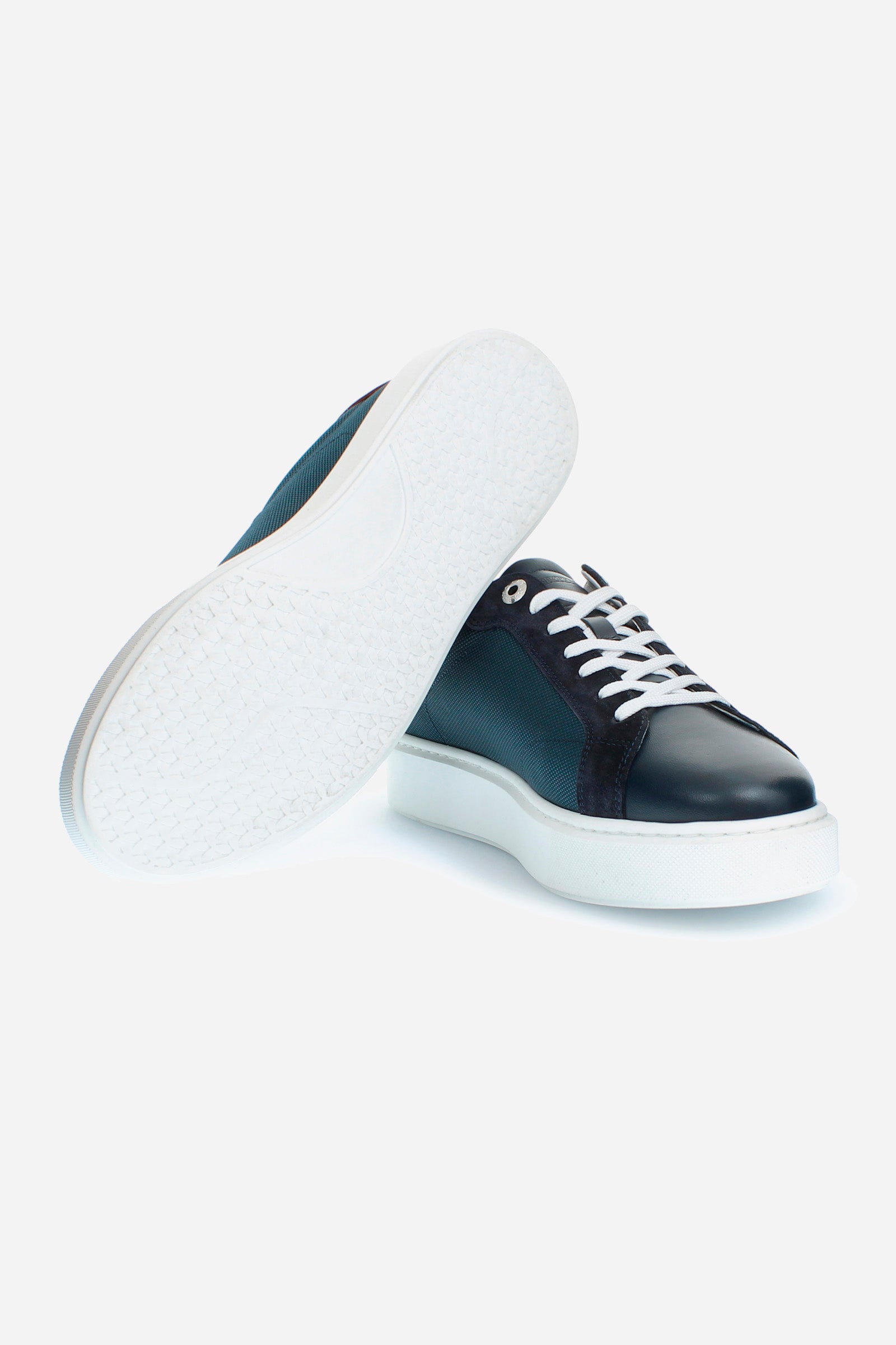 Men's trainers in leather and suede