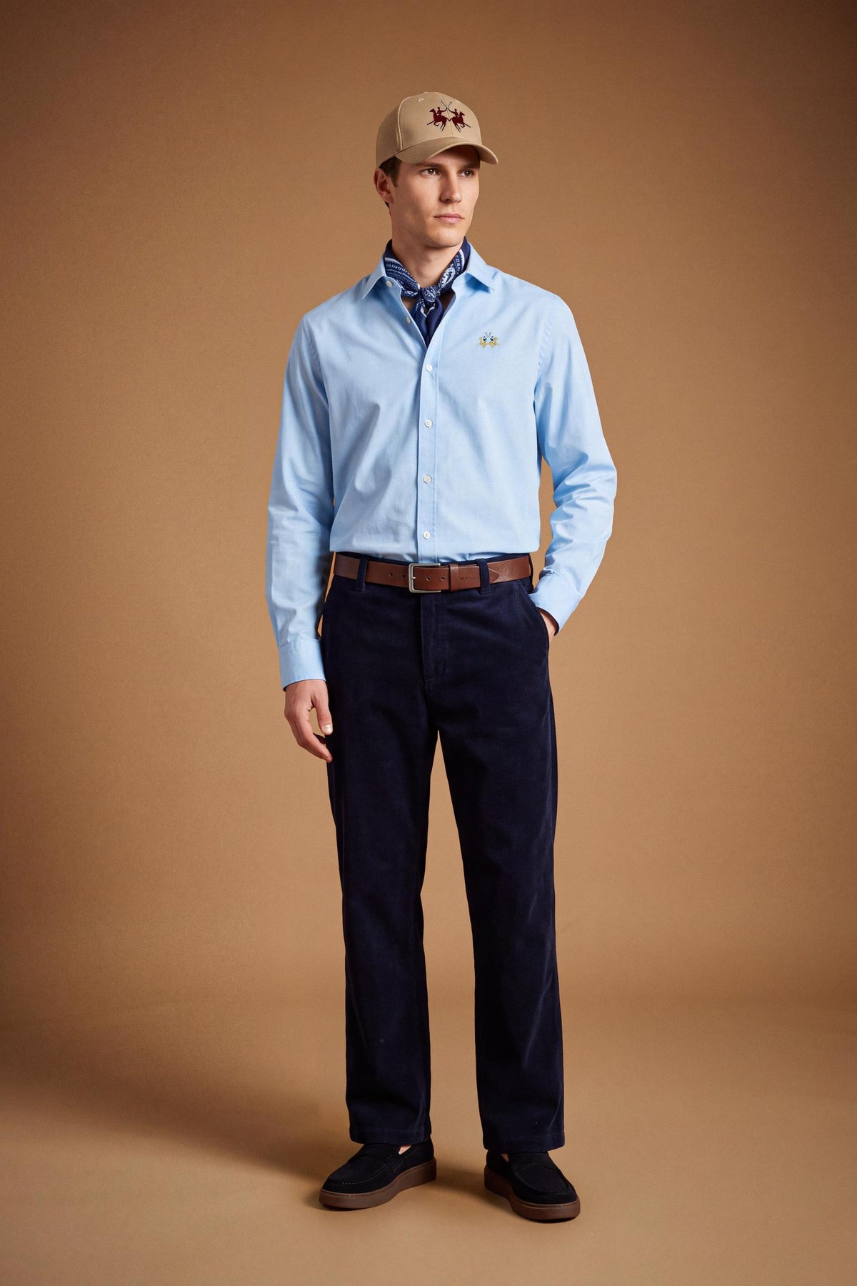 Men's long-sleeve 100% cotton poplin shirt with regular fit, French collar, custom buttons, single-button cuff, and Argentina Edition labels for a refined look. - Blue Bell