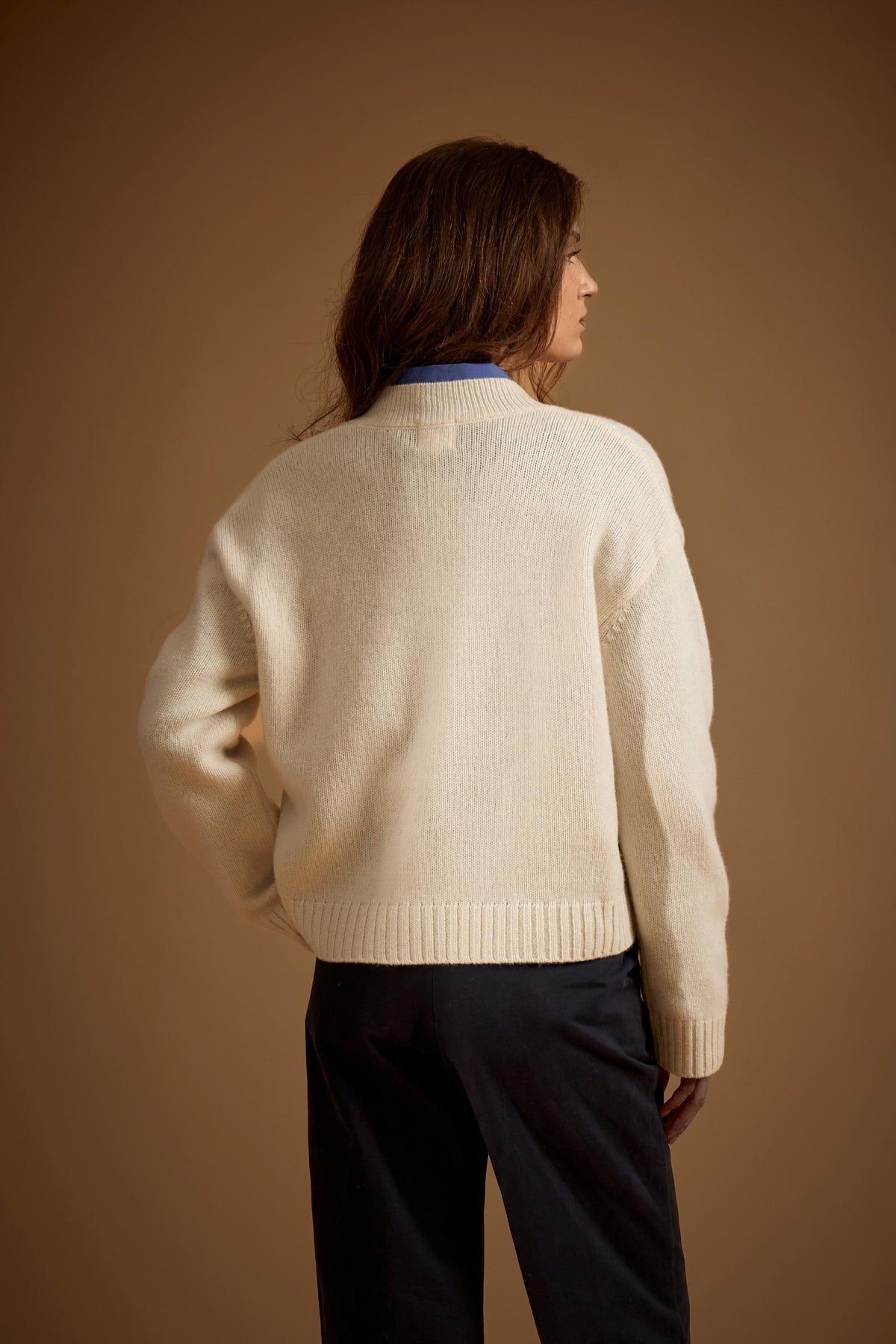 Women's V-neck merino wool sweater - Erendira