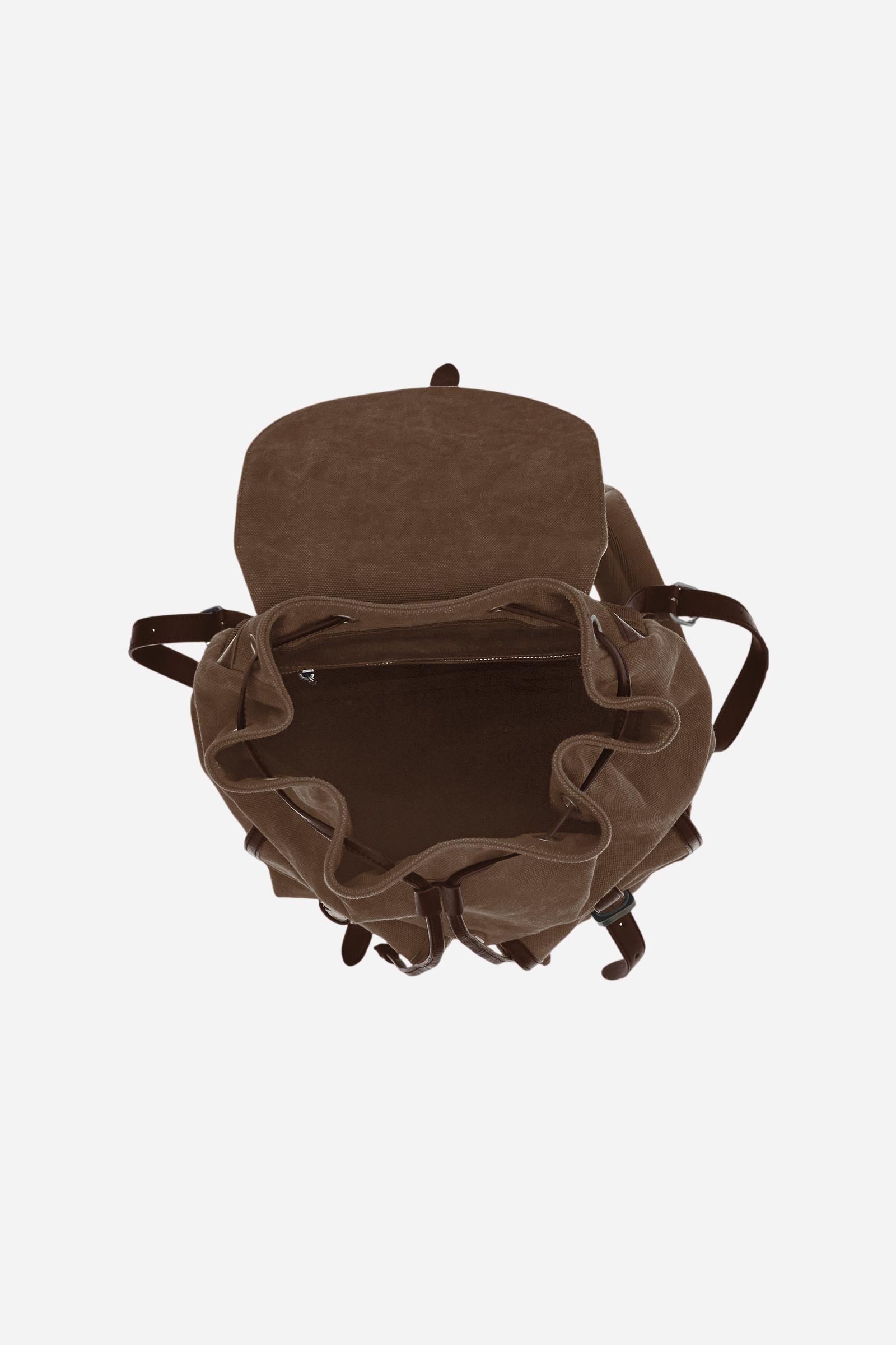 Backpack in washed canvas and leather. Versatile and roomy, with double closure, large front pockets and embossed leather tag. - COCOA