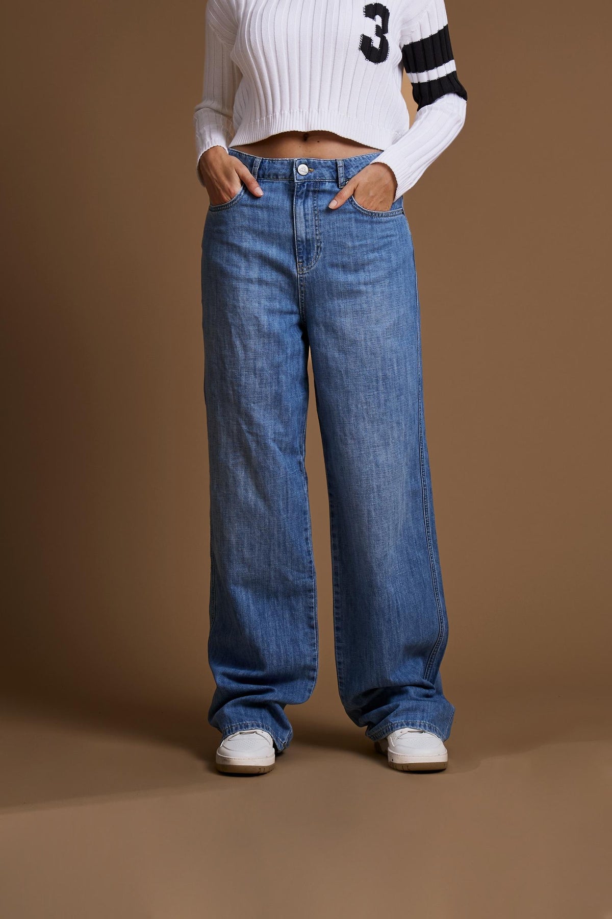 Women's relaxed light indigo cotton denim jeans - Emilie