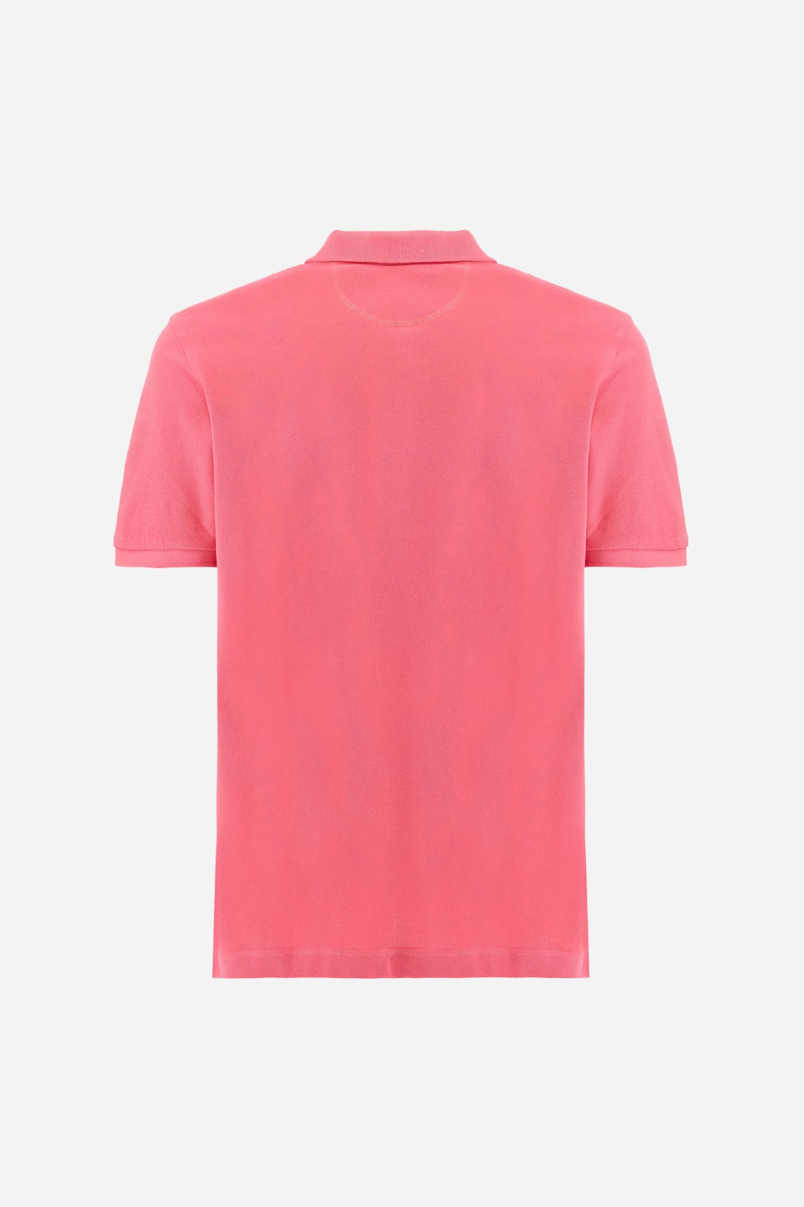 Men's plain-coloured, short-sleeved, regular-fit cotton polo shirt. Contrasting La Martina logo sewn onto the chest. This versatile garment goes perfectly with a pair of jeans from the collection. - Honey Suckle