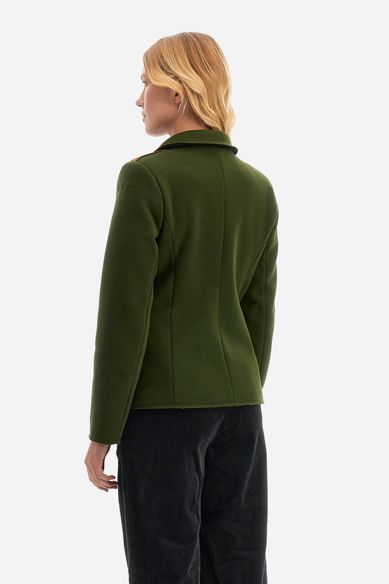 This double-breasted viscose jacket for women is perfect for any occasion. With its long sleeves and double pocket, comfort is guaranteed. The sleeves are filled with fluffy feathers to keep you warm in the cold winter. The solid colour and the regular fit of the Guards line give an elegant and refined look, without compromising on practicality. A versatile jacket that is essential in every woman's wardrobe. The model is 174 cm tall and wears a size 2. - Ivy Green