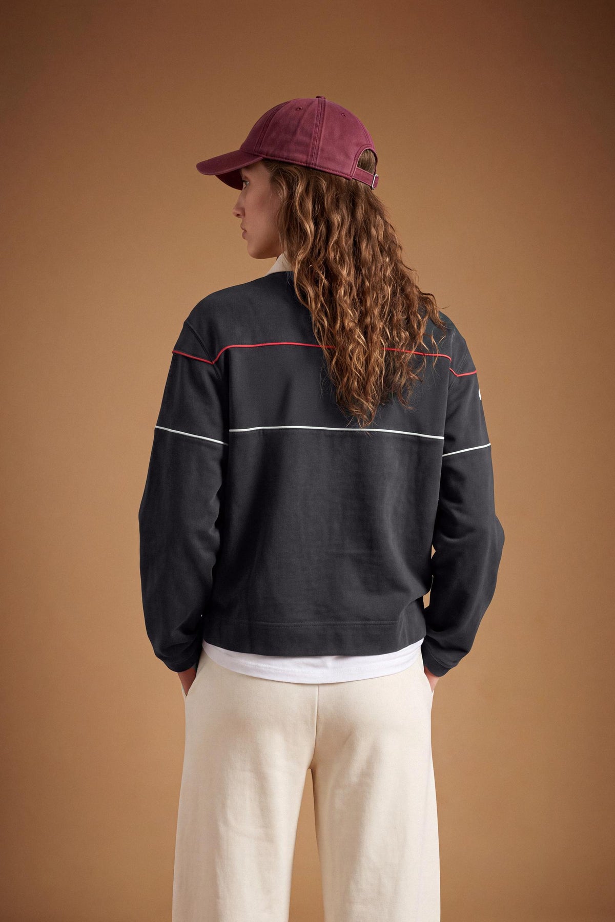 Women's long-sleeve polo made from heavyweight 100% cotton jersey, featuring a comfortable fit, contrasting collar, piping detail, printed band, and embroidered logo cuff. - Navy Blazer