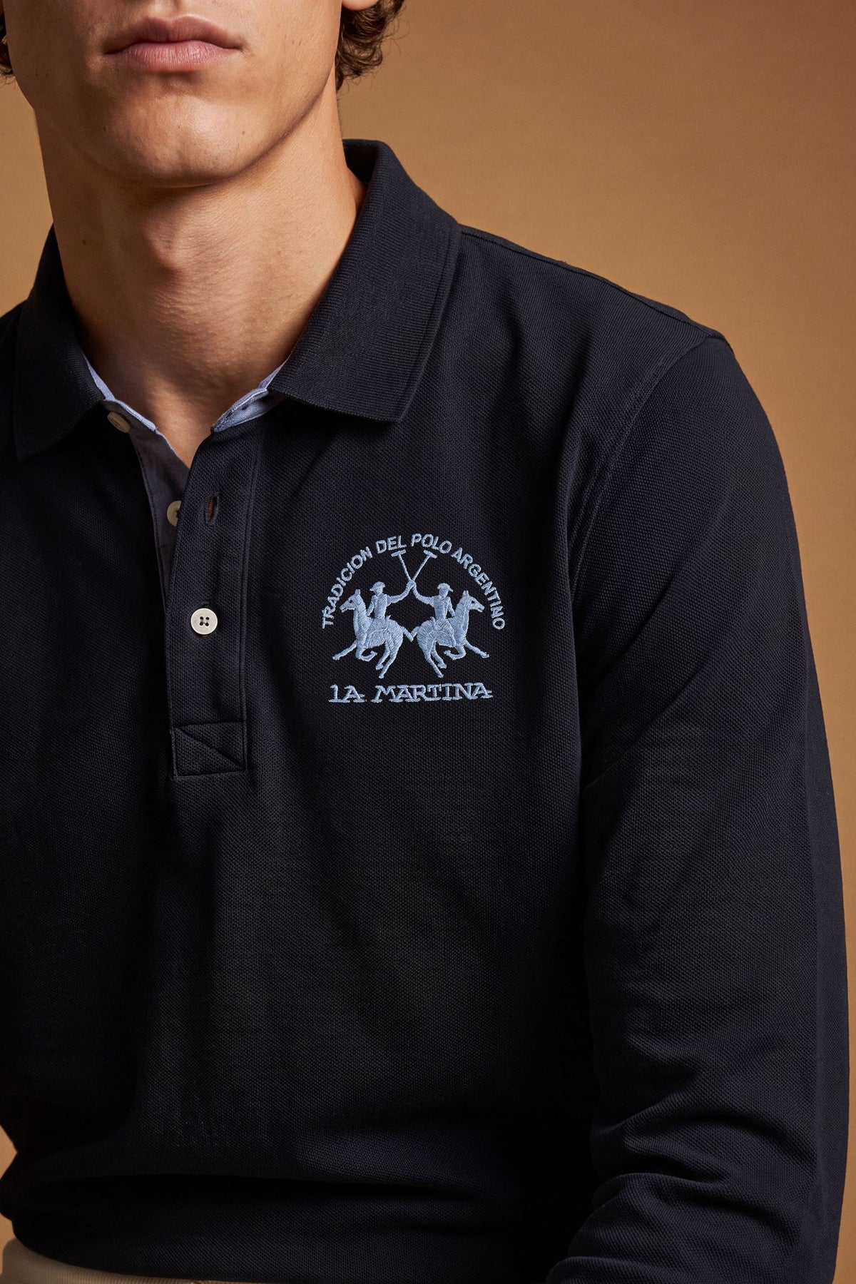 Men's long-sleeve polo in soft cotton jersey with contrasting gabardine collar, ribbed details, multicolor striped placket, and embroidered team logo for comfor - Navy Blazer