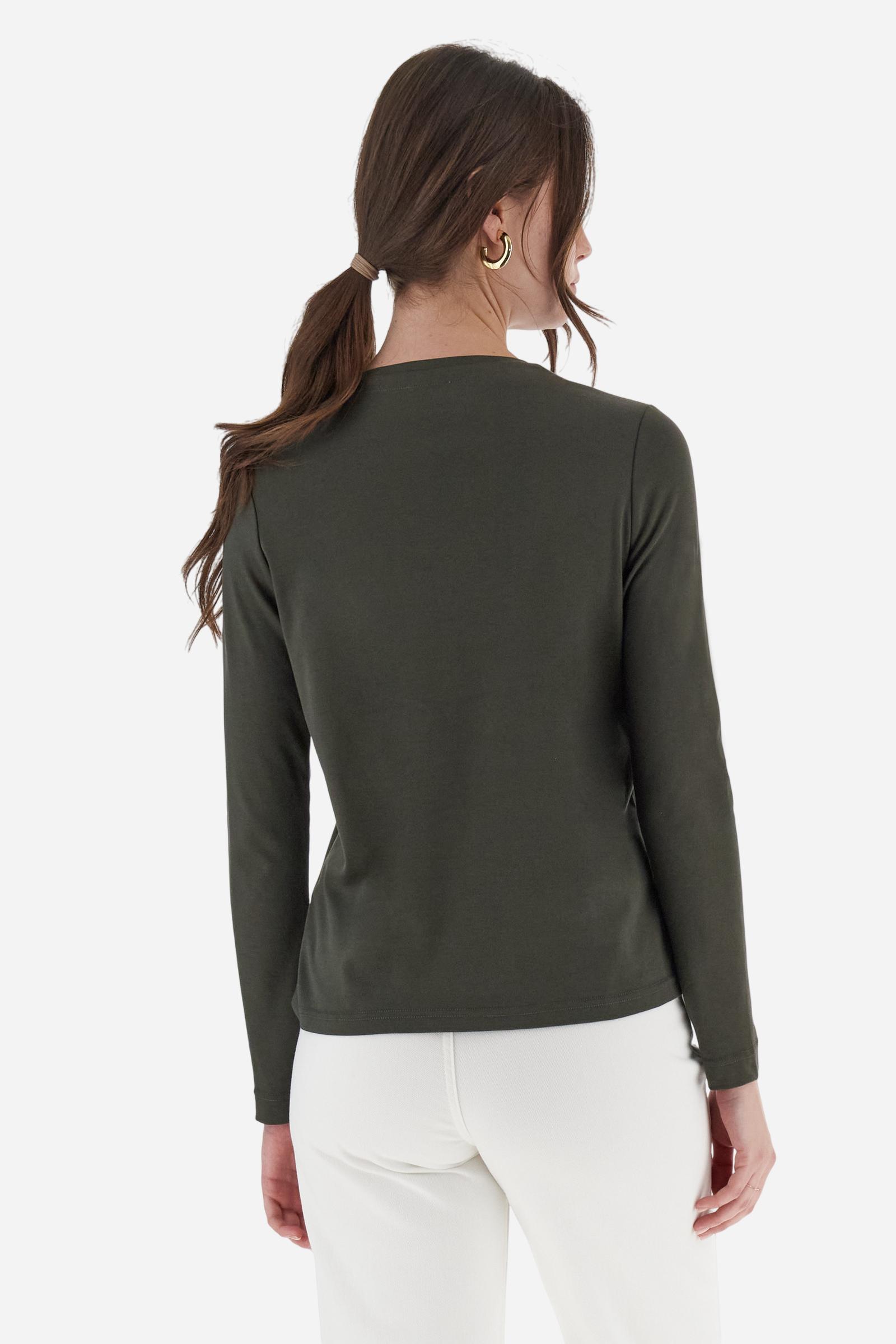 Women’s long-sleeve crew-neck T-shirt in 100% cotton jersey. The smooth, fluid fabric feels silky on the skin. On the chest, a large sequin patch number is paired with brand-identifying embroidered lettering, while a small logo is embroidered underneath. Regular fit for a versatile piece that combines simplicity with subtle glamour. Model wears size 2. - Falcon