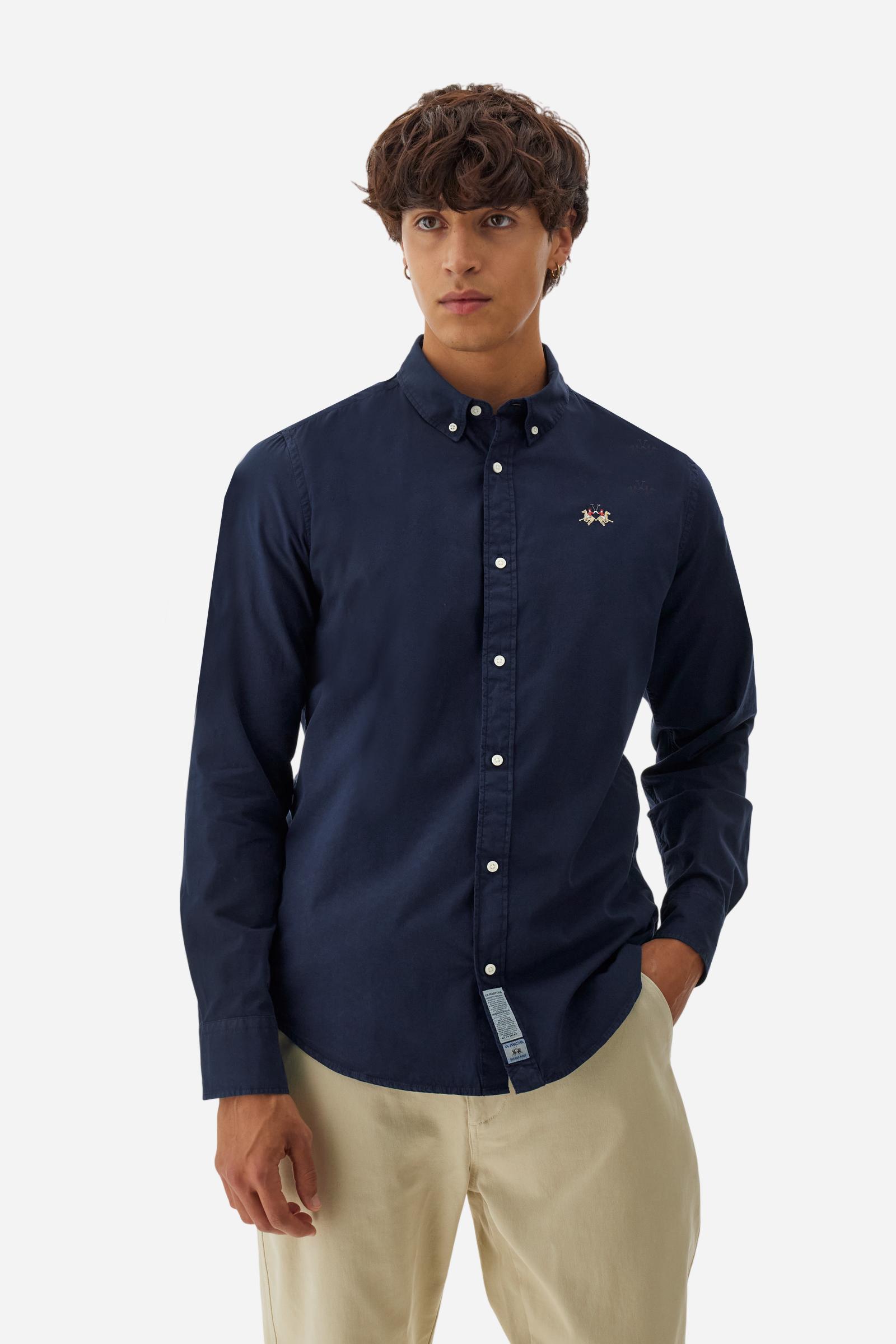 Men's long-sleeved shirt in cotton poplin. Slim fit with button-down collar. - Navy