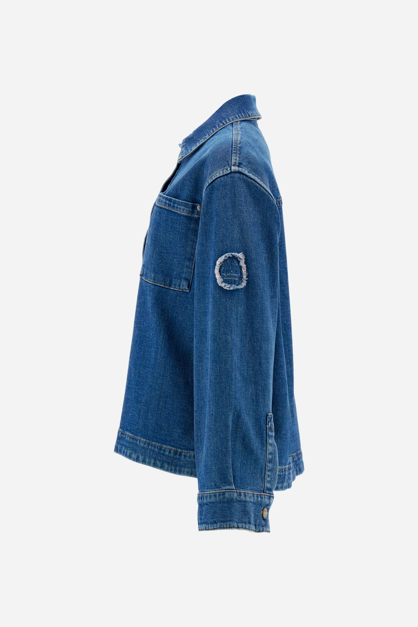 Women's long-sleeved denim shirt. Sporty model with a boxy fit and large patch pockets. - Medium Indigo Denim