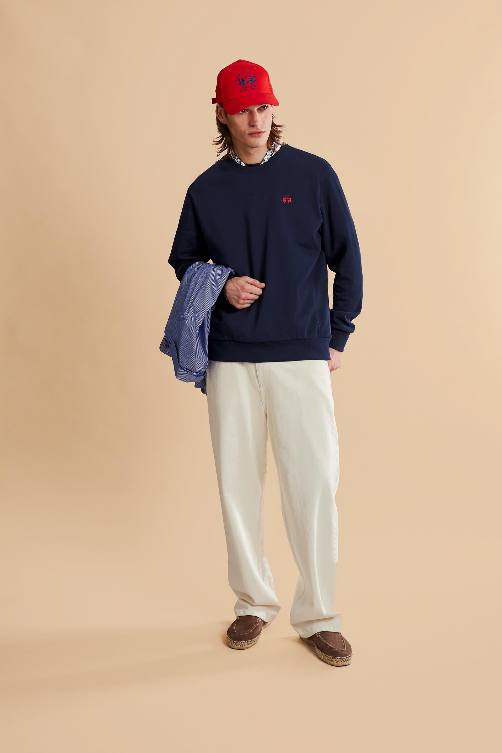 Men’s long-sleeve sweatshirt in soft cotton French Terry. Crew-neck, ribbed cuffs, regular fit, and V-detail under neckline. Timeless essential with logo. - Navy                                                                                                                                                                                                                                                                                                                                                               