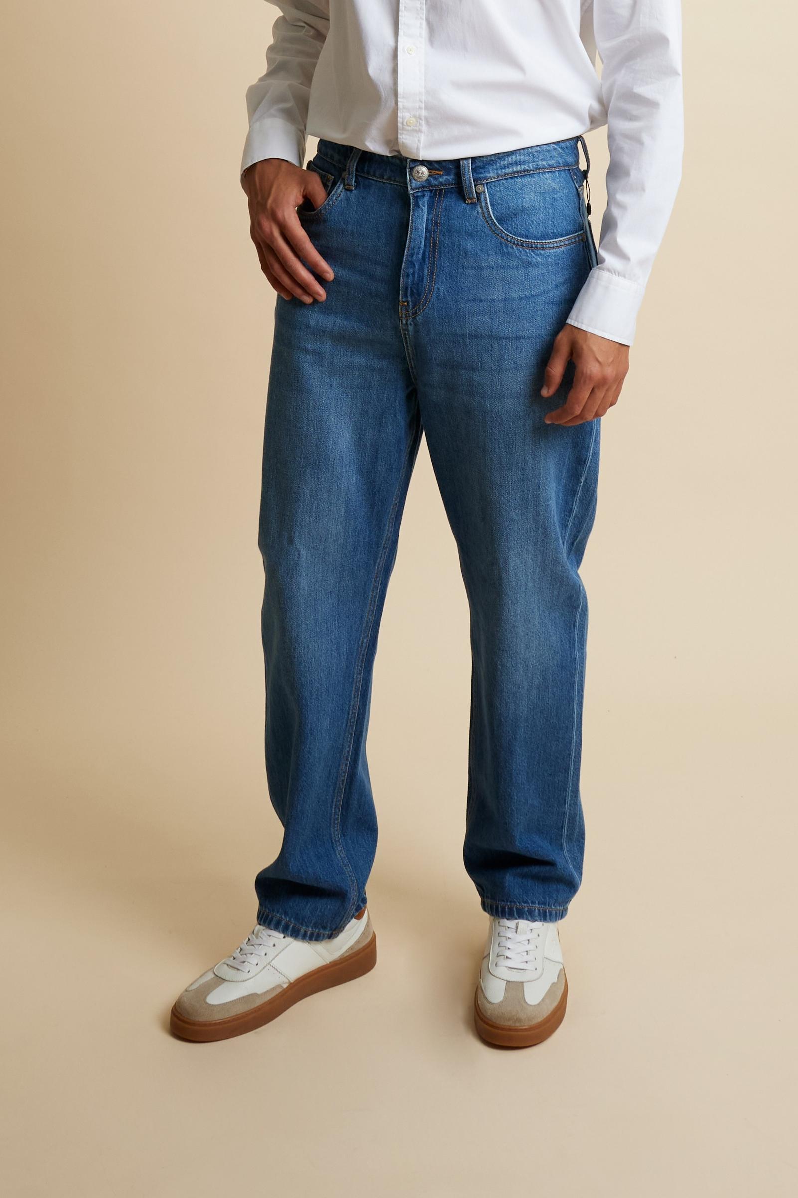 Men’s jeans in medium wash denim regular fit in cotton – Carl