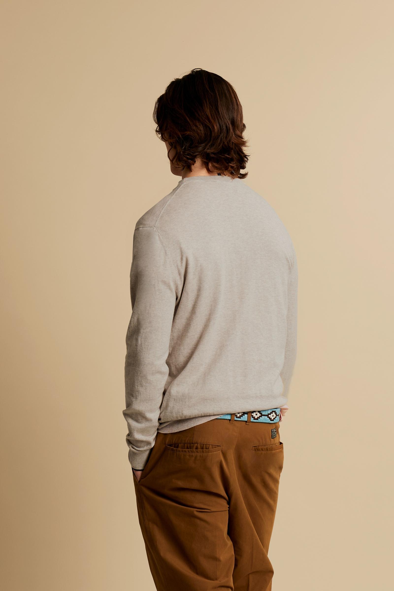 Crewneck sweater in lightweight 100% cotton with a regular fit. Ribbed collar, cuffs and hem. Contrast details inside the neckline, echoed on the cuffs, and embroidered logo on the chest. - Humus                                                                                                                                                                                                                                                                                                                             