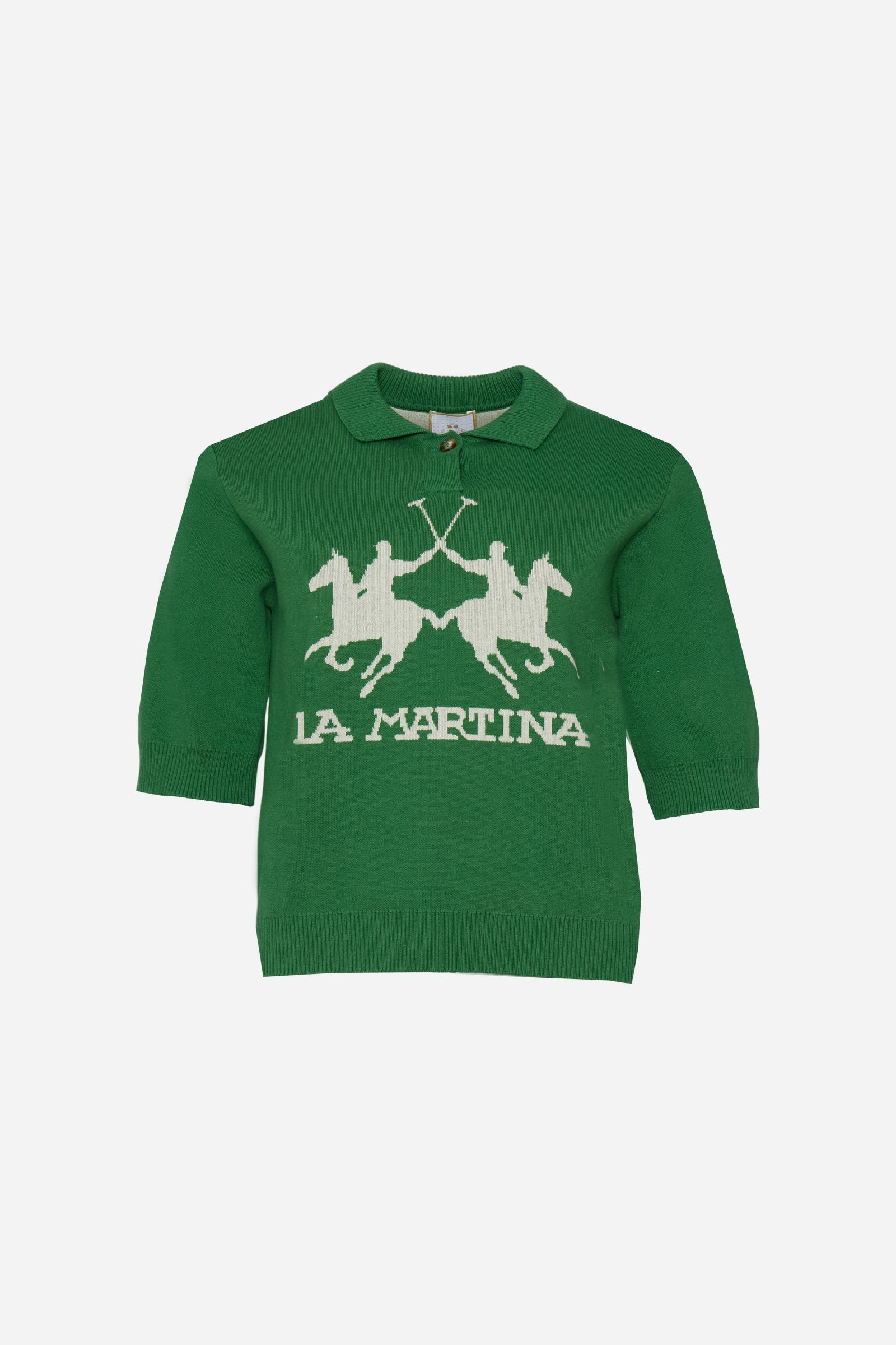 Women’s short-sleeve knit polo in compact structured cotton. Ribbed collar with V-neckline without buttons for a feminine touch. Defined silhouette and slightly cropped length. Large front intarsia logo integrated into the knit for a smooth refined finish. The model wears size 2. - Amazon                                                                                                                                                                                                                               