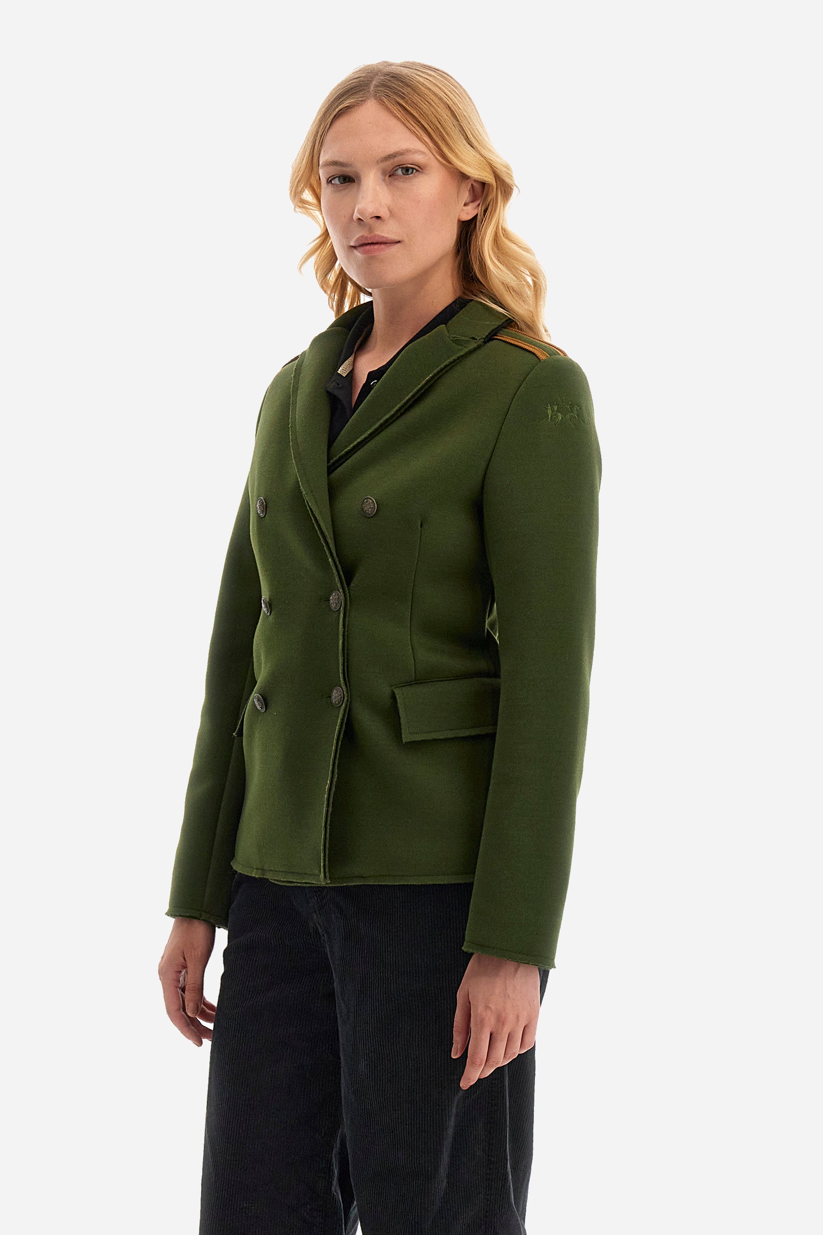 This double-breasted viscose jacket for women is perfect for any occasion. With its long sleeves and double pocket, comfort is guaranteed. The sleeves are filled with fluffy feathers to keep you warm in the cold winter. The solid colour and the regular fit of the Guards line give an elegant and refined look, without compromising on practicality. A versatile jacket that is essential in every woman's wardrobe. The model is 174 cm tall and wears a size 2. - Ivy Green