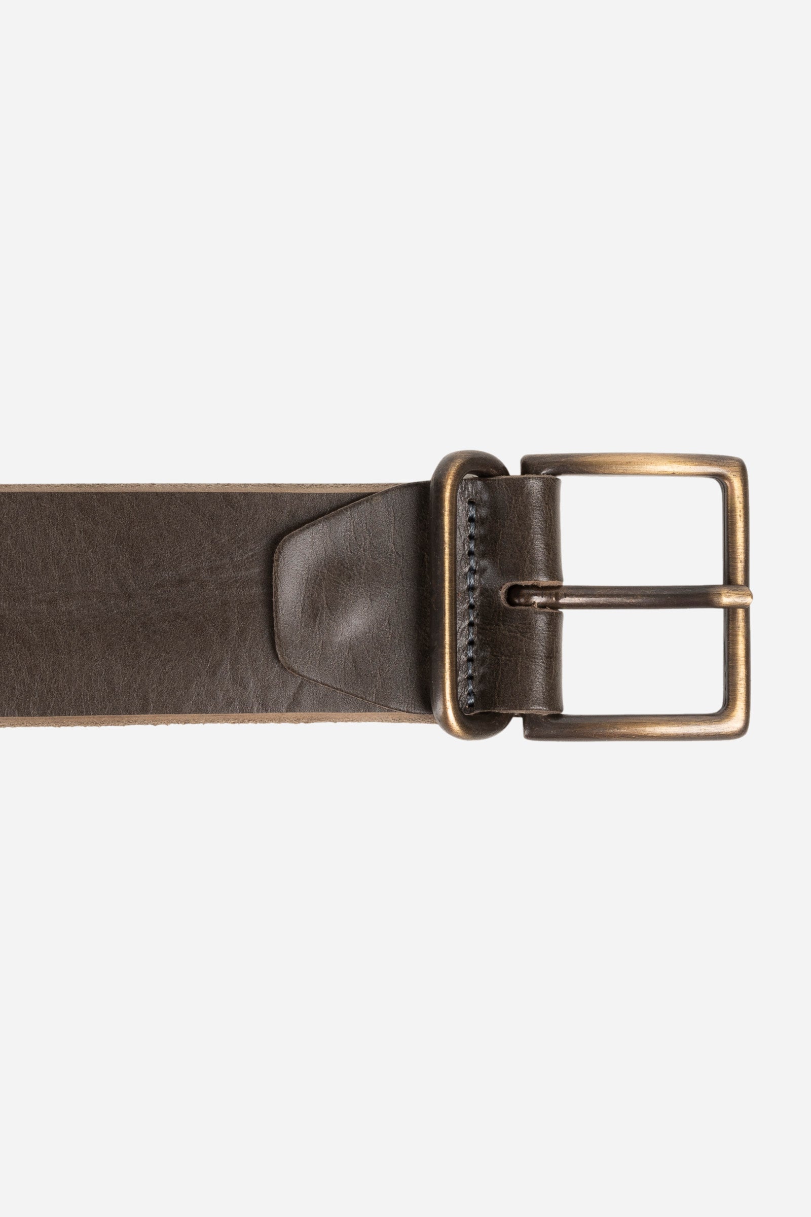 Belt in leather with buckle