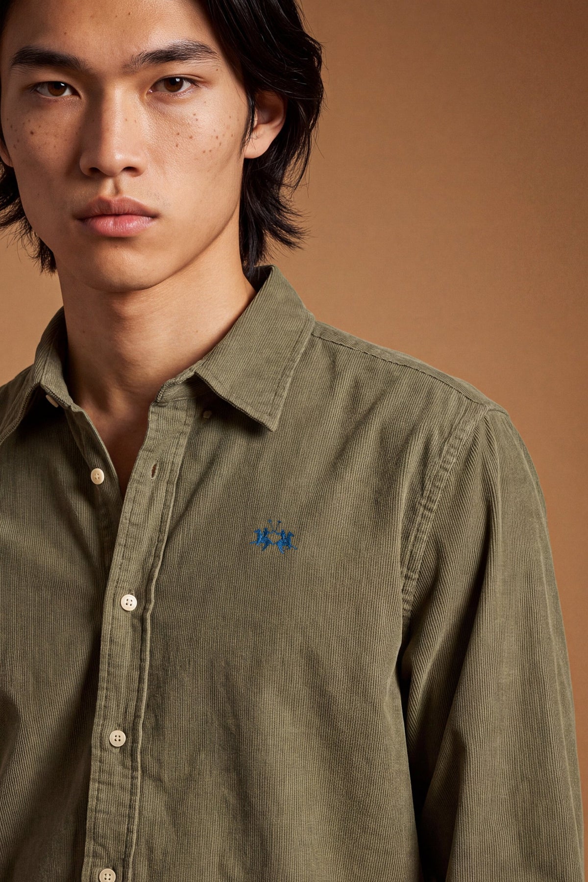 Men’s long-sleeve shirt in soft 100% cotton velvet with regular fit, front button closure, embroidered logo, and a comfortable regular collar for all-day wear. - Olive Night