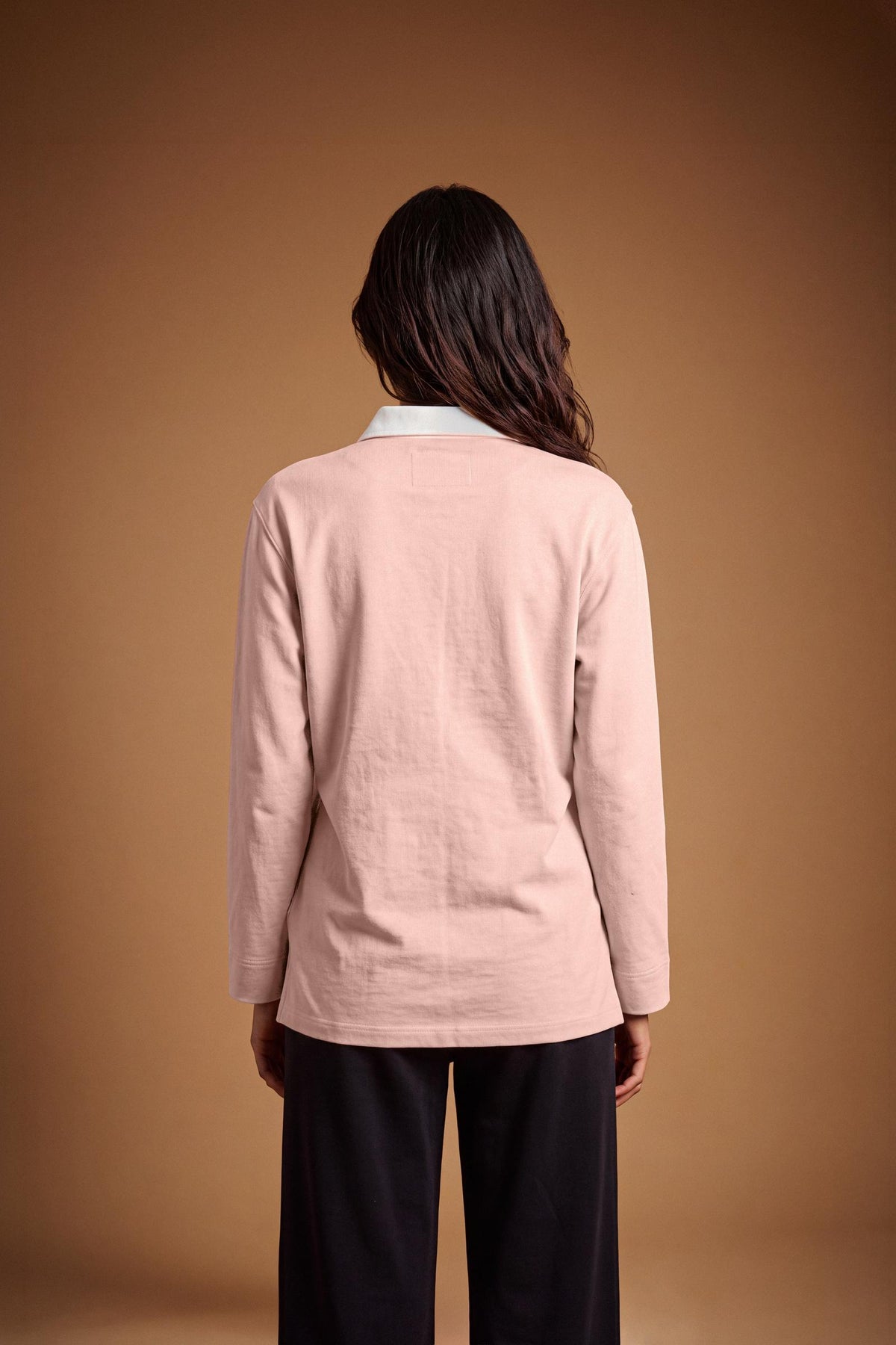 Women's long-sleeve polo in heavy-weight cotton jersey with a comfortable fit, straight cut, rugby collar, concealed front opening, embroidered crest, and LM patch. - Pale Mauve
