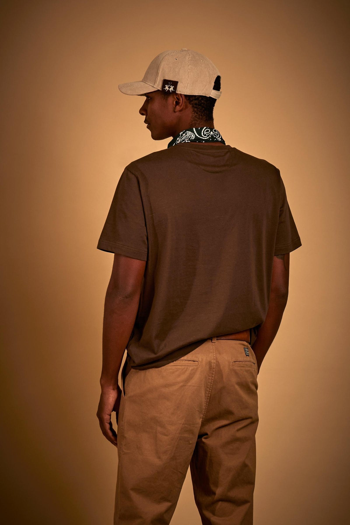 Men’s short sleeve cotton jersey T-shirt, essential style with contrast embroidered logo and regular fit. - Hot Fudge
