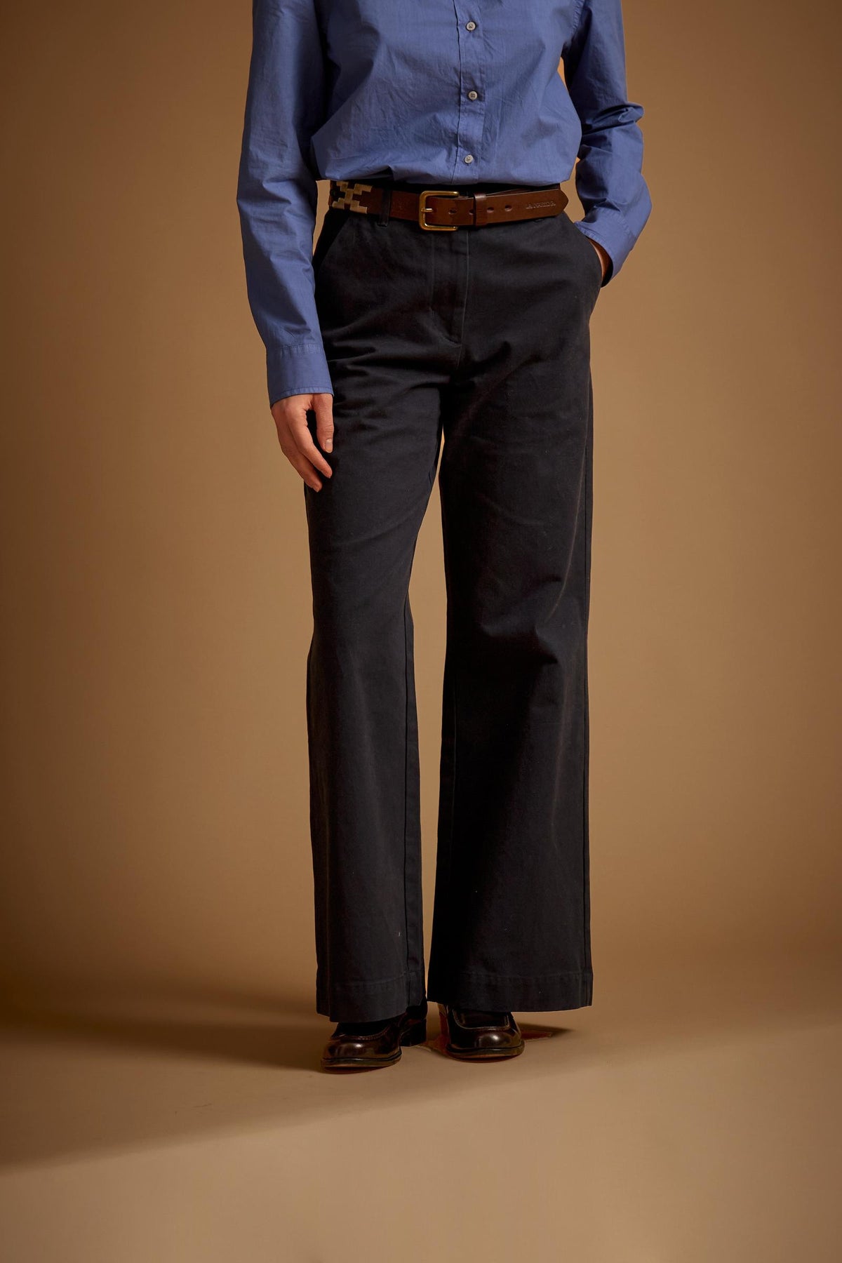 Damenhose mit weitem Bein aus Baumwoll-Twill – Ester