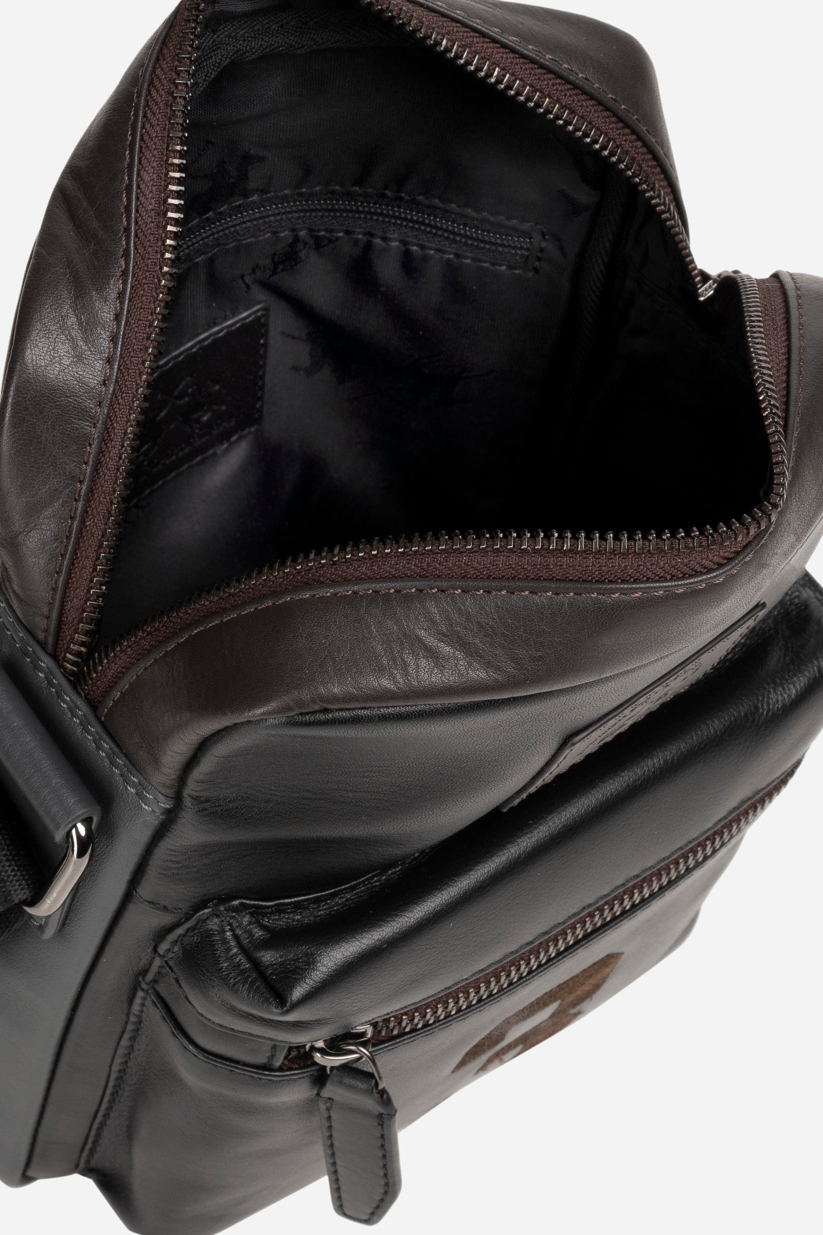 Bodybag aus Leder mit Schulterriemen aus Polyesterband