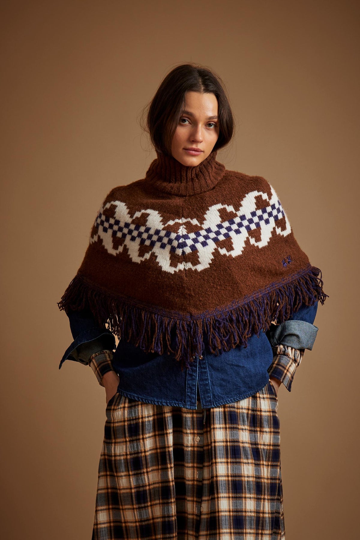 Women's cape in alpaca blend jacquard with fringes - Evie