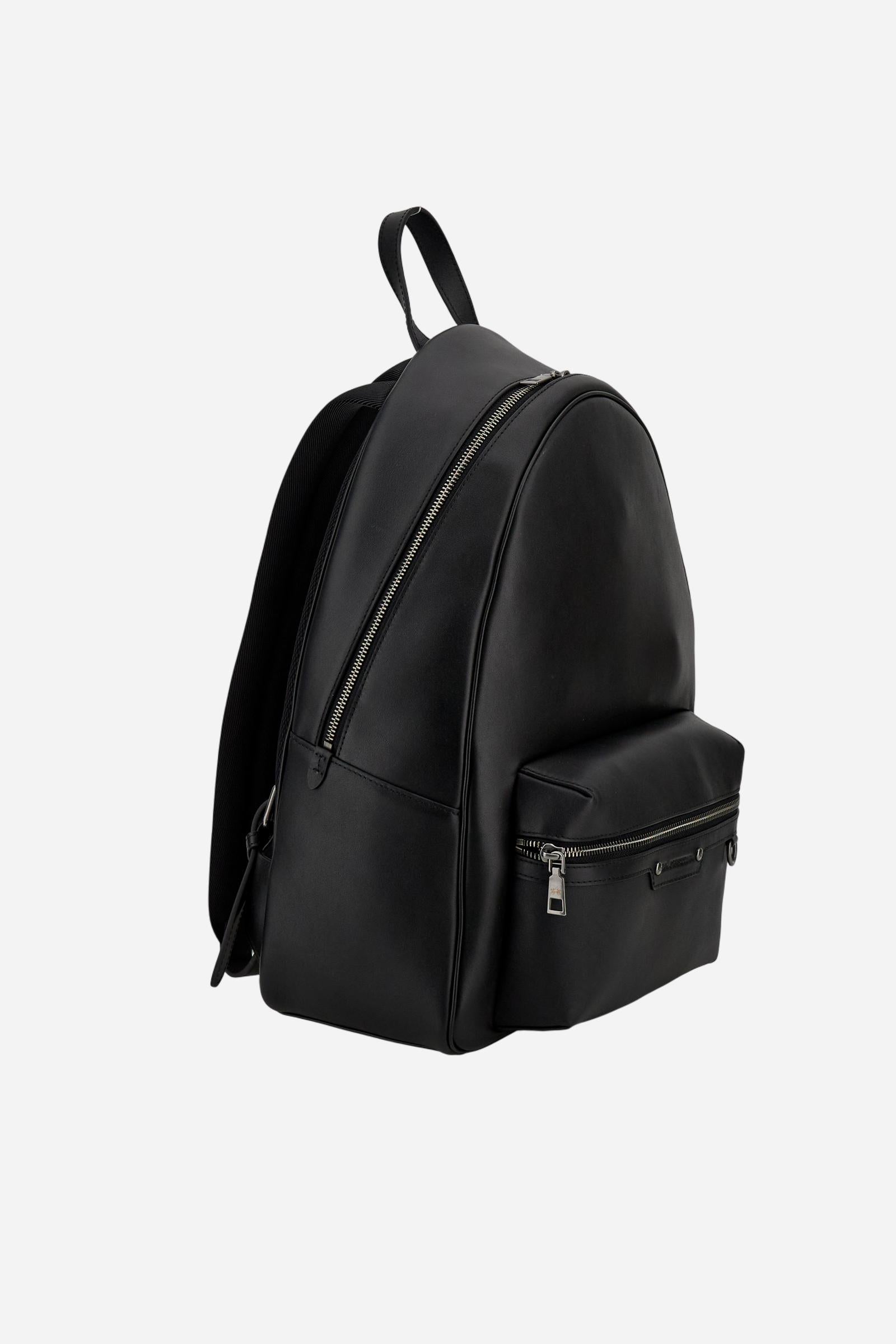Urban backpack in calfskin leather. Elegant and practical, with front zip pocket and metallic details. - Black                                                                                                                                                                                                                                                                                                                                                                                                                  
