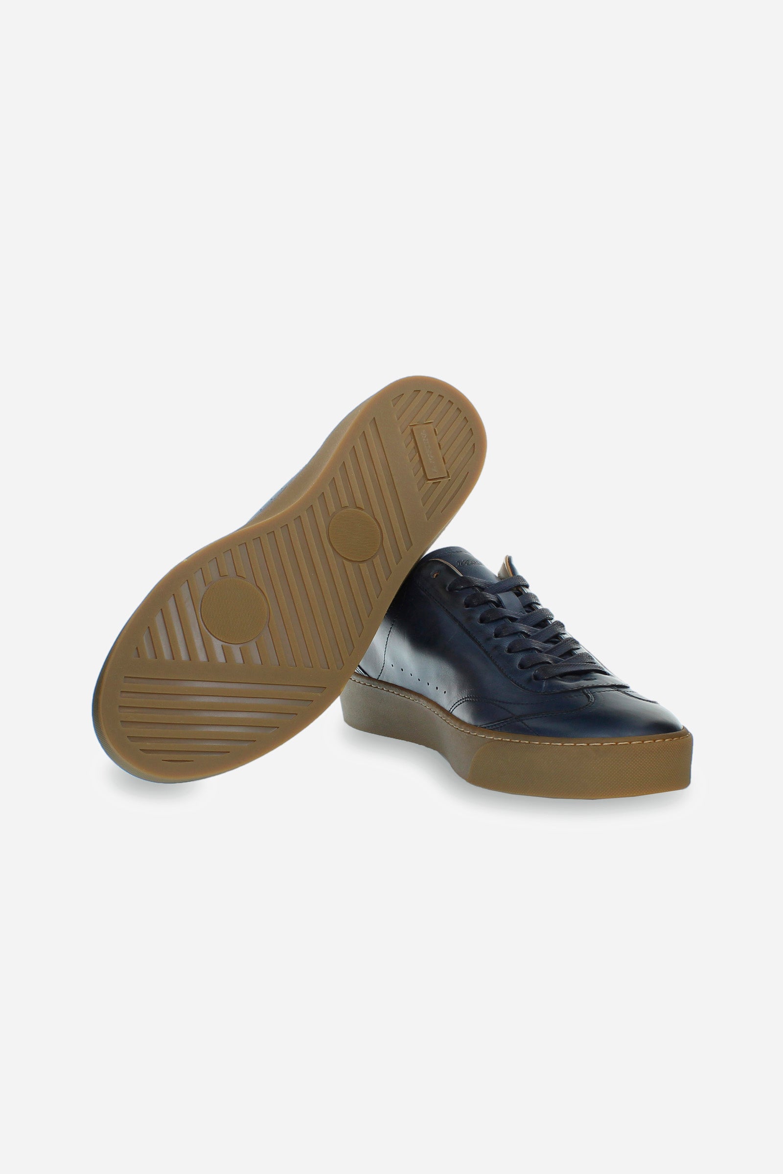 Men's trainer in suede