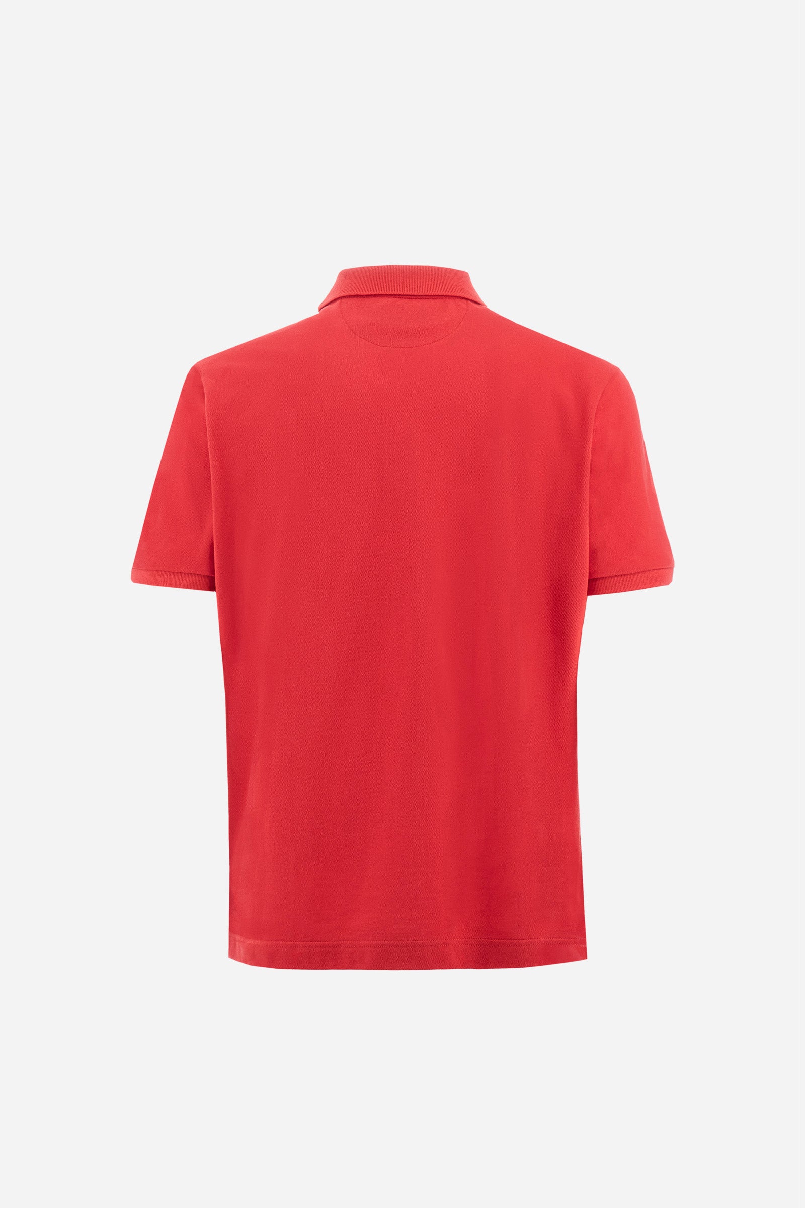 Men's plain-coloured, short-sleeved, regular-fit cotton polo shirt. Contrasting La Martina logo sewn onto the chest. This versatile garment goes perfectly with a pair of jeans from the collection. - Barbados Cherry