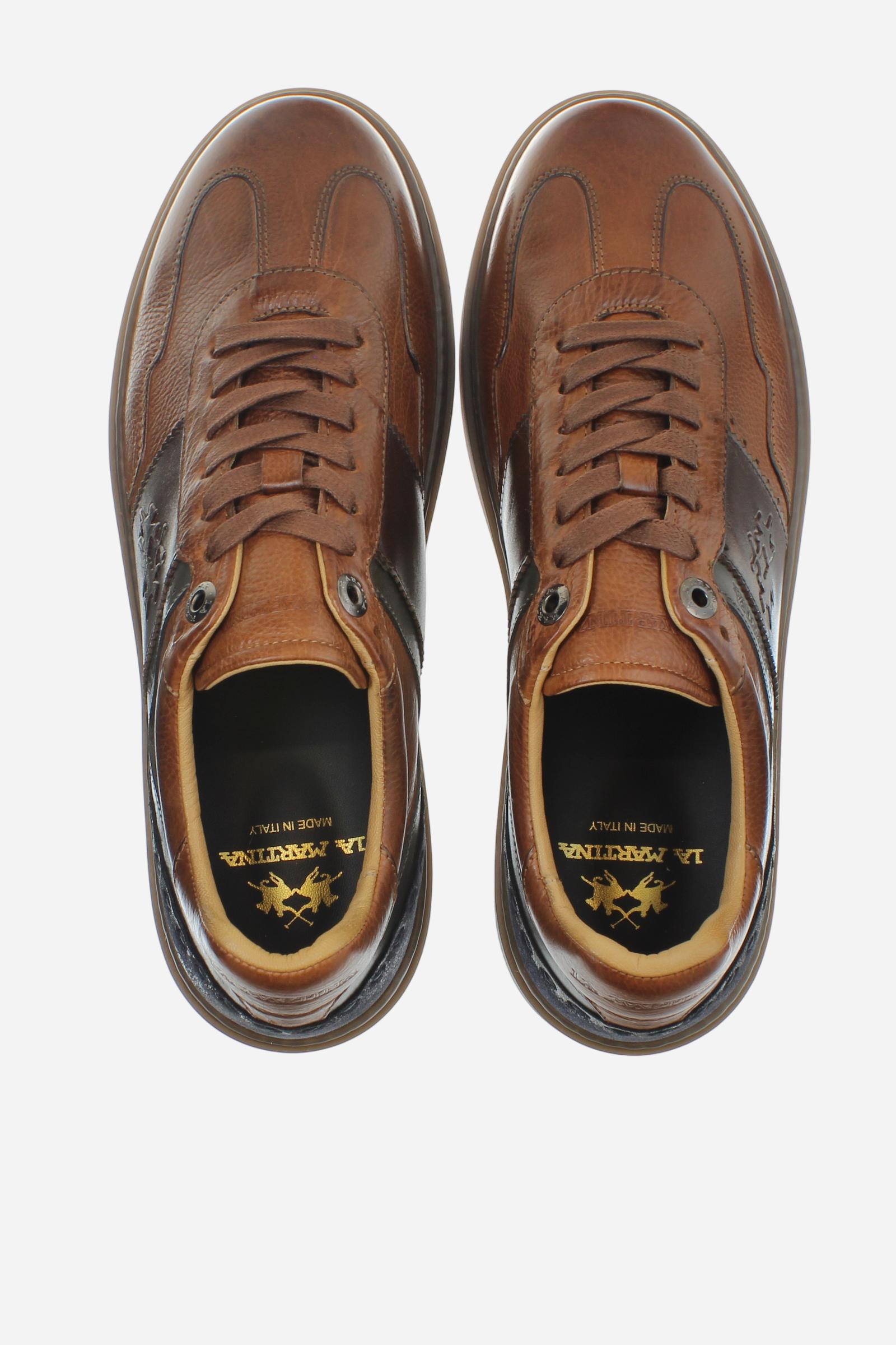 Basket en cuir ornée de croûte de cuir