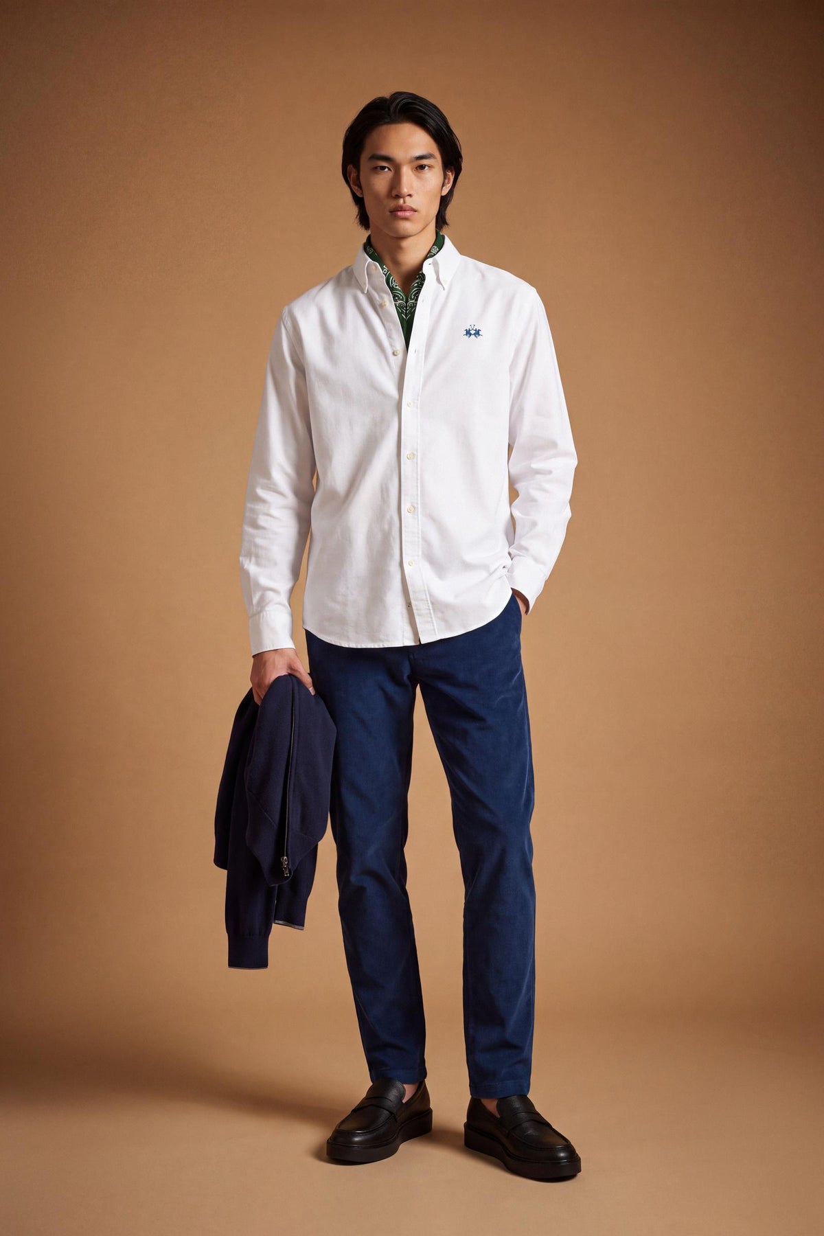 Men’s pure cotton Oxford shirt with button-down collar, front buttons, embroidered logo, and regular fit for comfort and freedom of movement. - Optic White