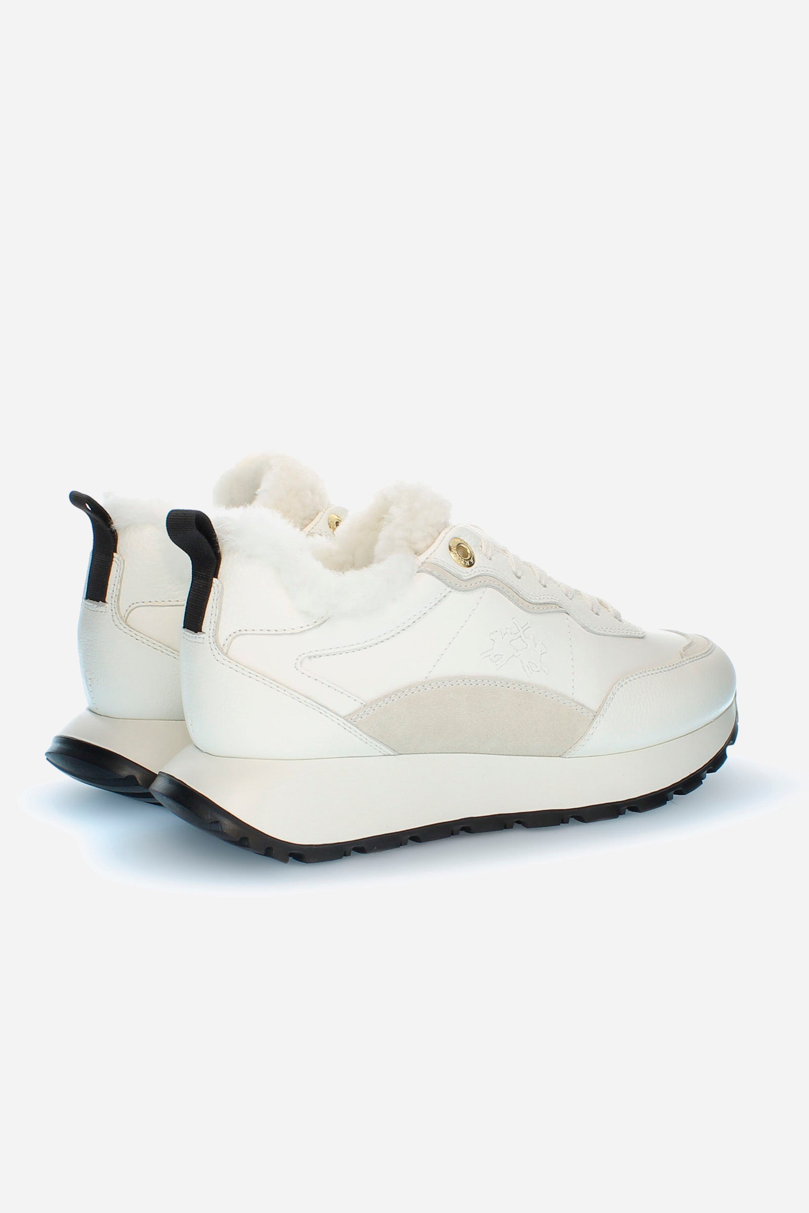 Women's trainer made of soft tumbled leather