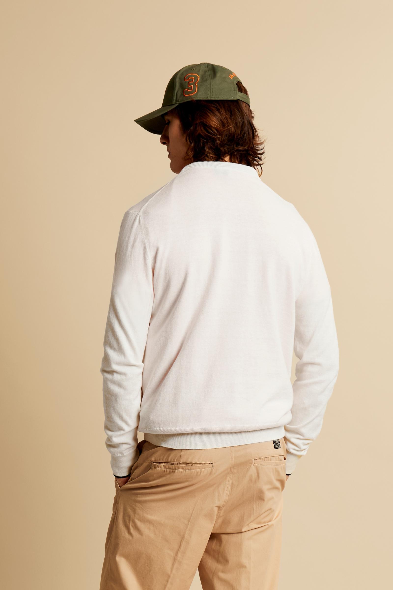 Crewneck sweater in lightweight 100% cotton with a regular fit. Ribbed collar, cuffs and hem. Contrast details inside the neckline, echoed on the cuffs, and embroidered logo on the chest. - Off White                                                                                                                                                                                                                                                                                                                         