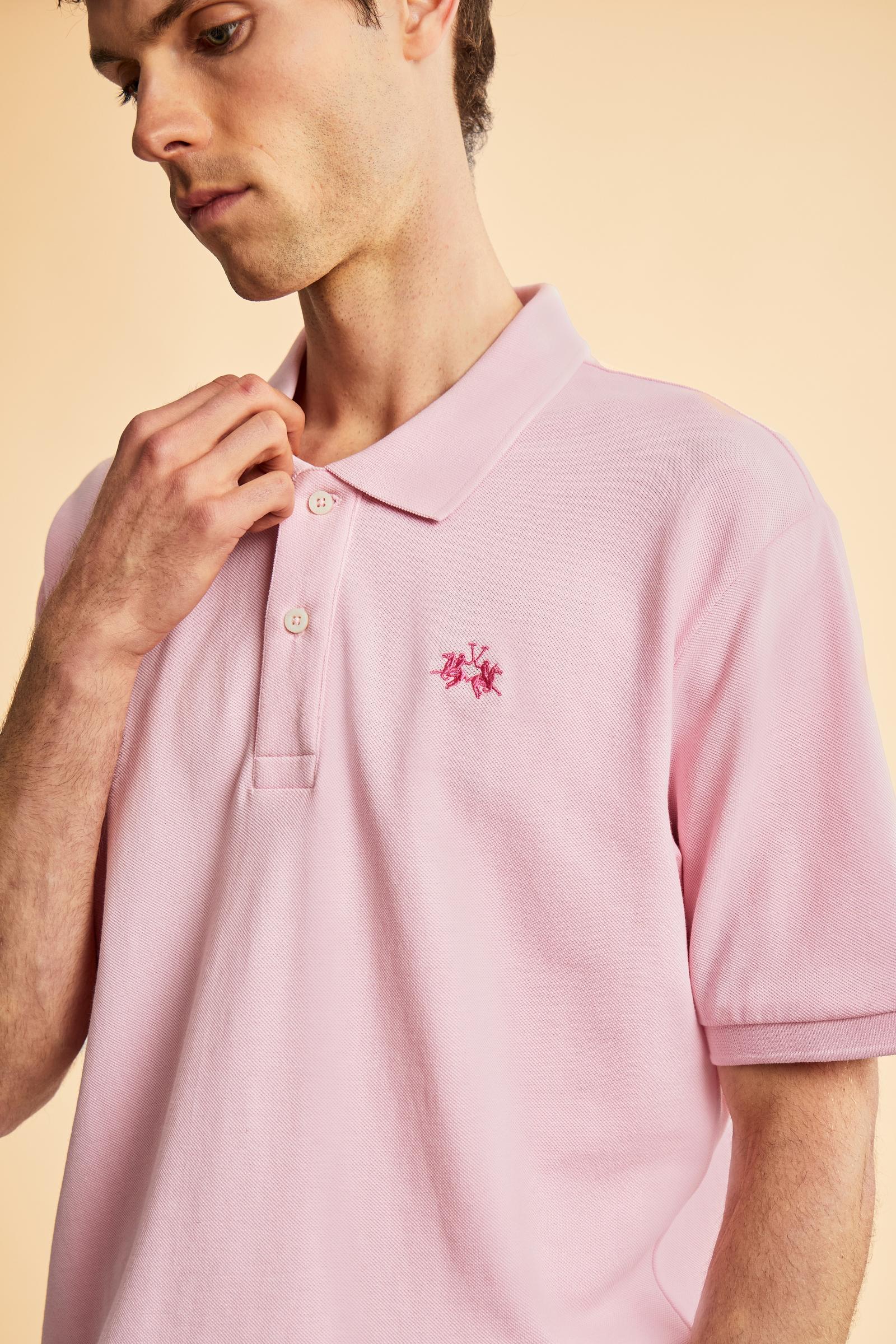 Men’s short sleeve cotton piqué polo shirt with regular fit, two-button placket and contrast brand logo. - FairTale