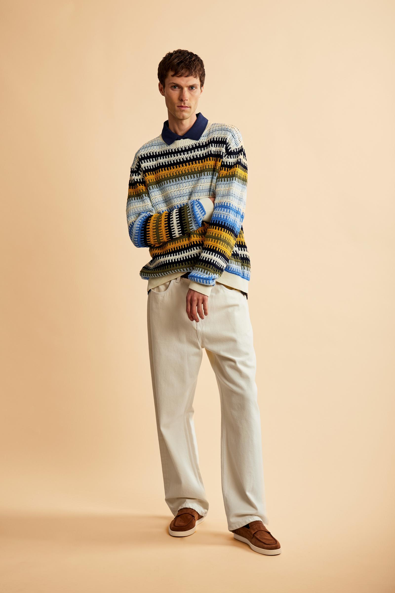 Cotton sweater with textured knit and geometric 3D pattern. Dynamic and refined look. Relaxed fit with ribbed trims and logo patch on the back. - Navy/SnowWhite                                                                                                                                                                                                                                                                                                                                                                