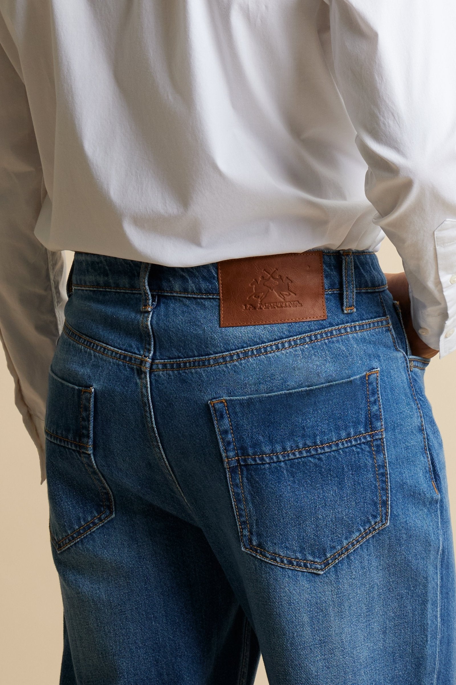 Men’s jeans in medium wash denim regular fit in cotton – Carl