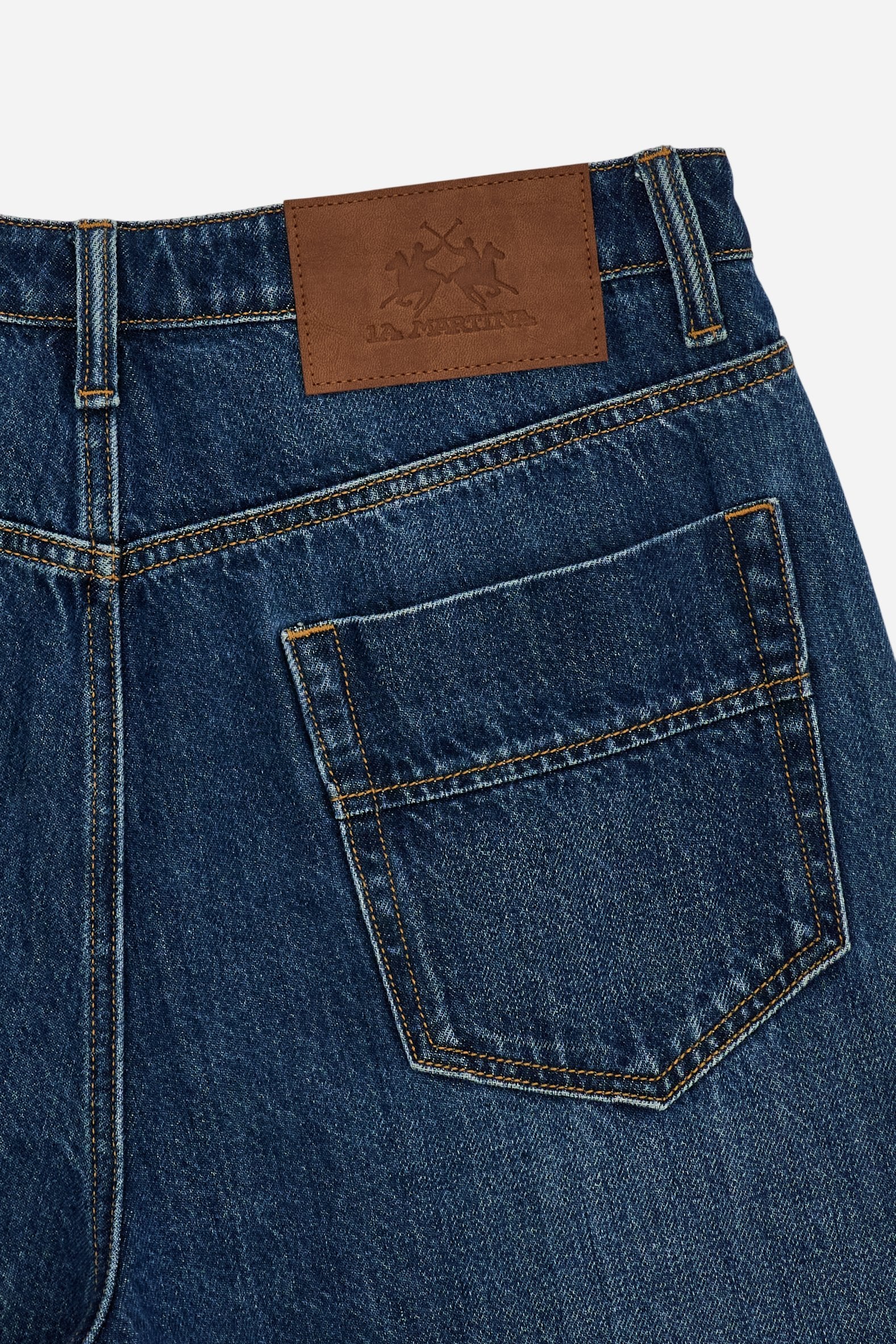 Men’s jeans in medium wash denim contemporary fit in cotton – Connell