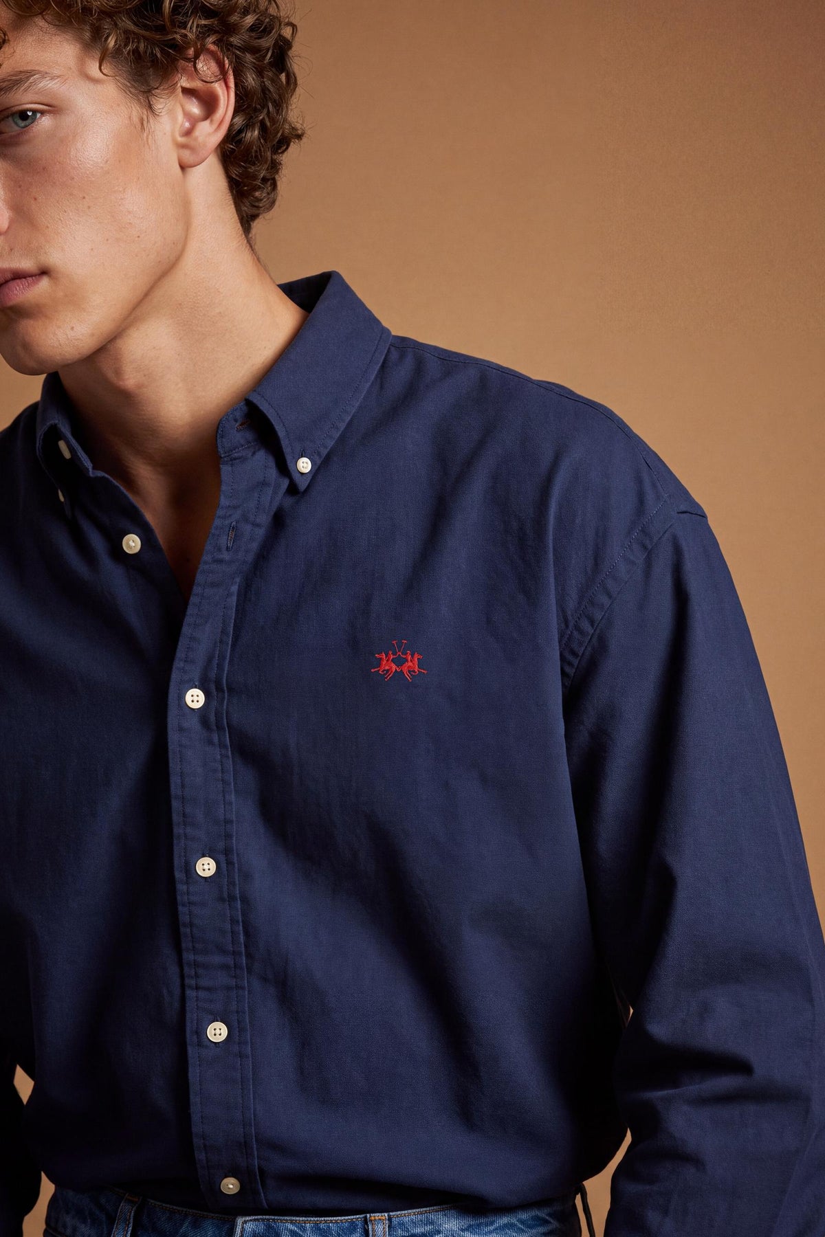Men’s pure cotton Oxford shirt with button-down collar, front buttons, embroidered logo, and regular fit for comfort and freedom of movement. - Navy
