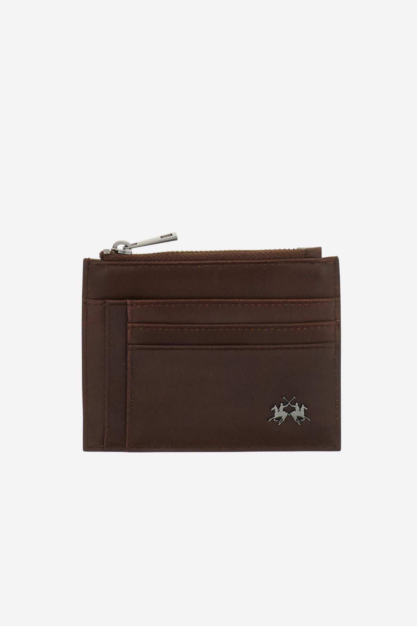 Card holder in calfskin leather with zip closure. Small and functional, ideal for storing cards and coins. - BROWN